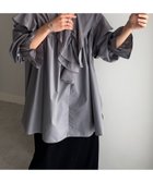 【ラナン/Ranan】のRanan/ビッグカラーフリルブラウス 人気、トレンドファッション・服の通販 founy(ファニー) ファッション Fashion レディースファッション Fashion for Women トップス・カットソー Cut & Sew Tops シャツ・ブラウス・オフィスカジュアル Elegant Blouses & Button-Ups オケージョン Occasion Wear ギャザー Gathered, Ruffled 今季 This Season, Current Season ストライプ Stripe, Striped Pattern スラックス Slacks, Dress Pants スリーブ Sleeve, Long Sleeve / Short Sleeve スーツ Suit, Formalwear セットアップ Set-Up, Coordinated Outfit デコルテ Décolleté, Neckline デニム Denim, Jeans Material トレンド Trend, Trending Now フェミニン Feminine, Girly フリル Frill, Ruffle ポケット Pocket, Pocket Detail ワイド Wide, Wide Fit 再入荷 Restock / Back in Stock おすすめ Recommended / Our Picks セレモニー Ceremony thumbnail チャコールグレー|ID: prp329100004912119 ipo3291000000036810249