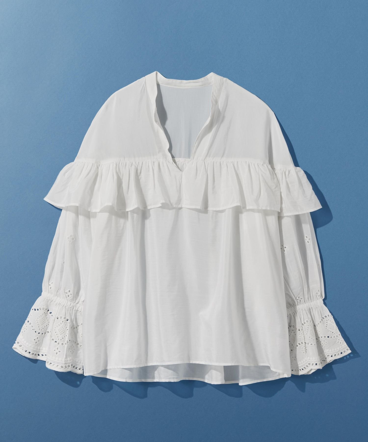 【レプシィム ローリーズファーム/LEPSIM LOWRYS FARM】のカットワーク刺繍長袖ブラウス インテリア・キッズ・メンズ・レディースファッション・服の通販 founy(ファニー) 　ファッション　Fashion　レディースファッション　Fashion for Women　トップス・カットソー　Cut & Sew Tops　シャツ・ブラウス・オフィスカジュアル　Elegant Blouses & Button-Ups　おすすめ　Recommended / Our Picks　インド　Indian Textile　デニム　Denim, Jeans Material　フリル　Frill, Ruffle　フロント　Front, Front Design　ワーク　Workwear, Utility Style　長袖　Long Sleeve, Full Sleeve　オフホワイト05|ID: prp329100004912878 ipo3291000000036817968