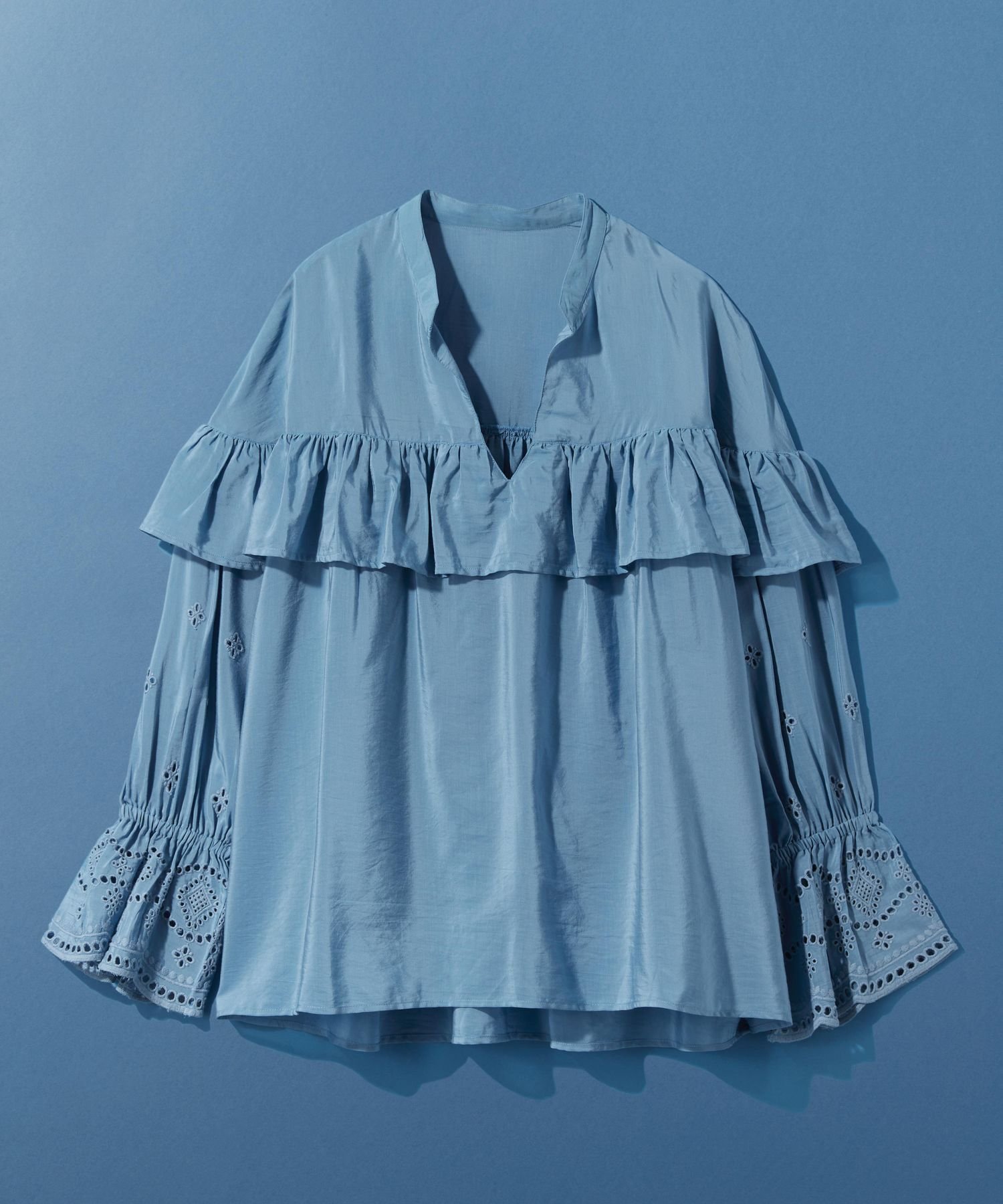 【レプシィム ローリーズファーム/LEPSIM LOWRYS FARM】のカットワーク刺繍長袖ブラウス インテリア・キッズ・メンズ・レディースファッション・服の通販 founy(ファニー) 　ファッション　Fashion　レディースファッション　Fashion for Women　トップス・カットソー　Cut & Sew Tops　シャツ・ブラウス・オフィスカジュアル　Elegant Blouses & Button-Ups　おすすめ　Recommended / Our Picks　インド　Indian Textile　デニム　Denim, Jeans Material　フリル　Frill, Ruffle　フロント　Front, Front Design　ワーク　Workwear, Utility Style　長袖　Long Sleeve, Full Sleeve　ブルー82|ID: prp329100004912878 ipo3291000000036817974