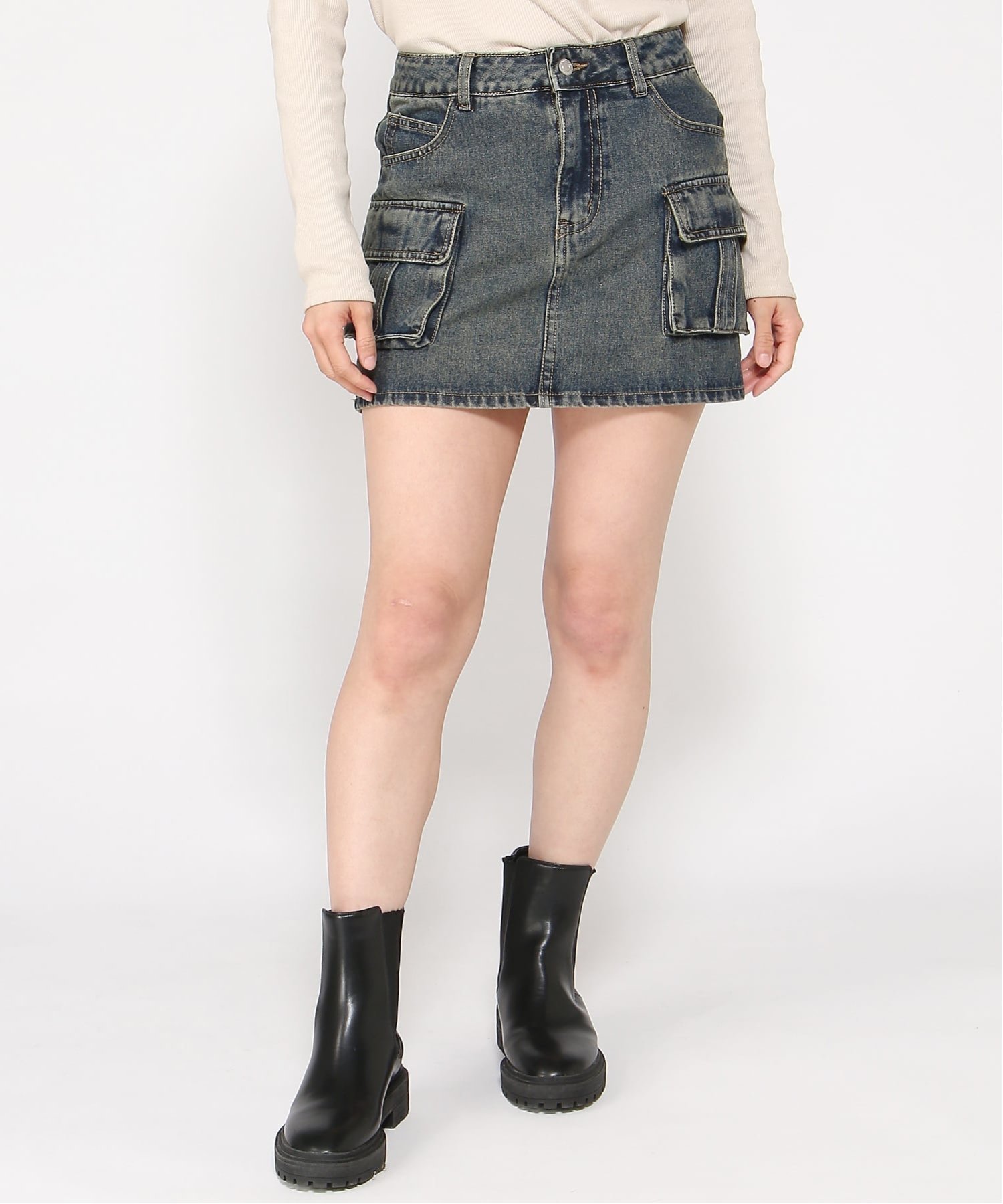 【イング/INGNI】のINGNI/デニムカーゴミニスカパン インテリア・キッズ・メンズ・レディースファッション・服の通販 founy(ファニー) 　ファッション　Fashion　レディースファッション　Fashion for Women　ヴィンテージ　Vintage Style　スマホ　Smartphone, Mobile Device　デニム　Denim, Jeans Material　ドッキング　Docking, Mixed Material　フラップ　Flap, Flap Pocket　ポケット　Pocket, Pocket Detail　デニム/コン|ID: prp329100004913349 ipo3291000000036821162