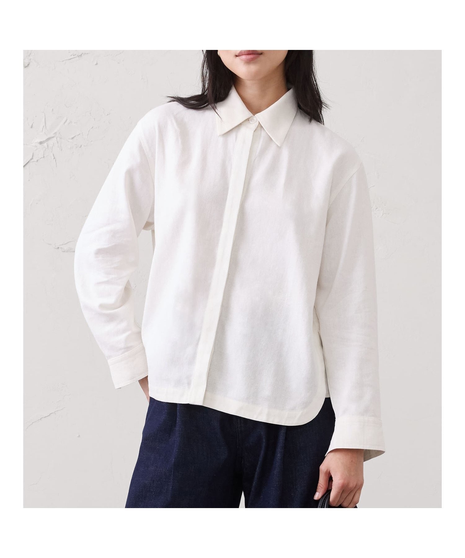 【バナナリパブリック ファクトリーストア/BANANA REPUBLIC FACTORY STORE】の日本限定 オーバーサイズ リネンシャツ インテリア・キッズ・メンズ・レディースファッション・服の通販 founy(ファニー) 　ファッション　Fashion　レディースファッション　Fashion for Women　トップス・カットソー　Cut & Sew Tops　シャツ・ブラウス・オフィスカジュアル　Elegant Blouses & Button-Ups　リネン　Linen, Linen Fabric　リラックス　Relax, Relaxed Fit　春　Spring　秋　Autumn　WHITE|ID: prp329100004913429 ipo3291000000036821518