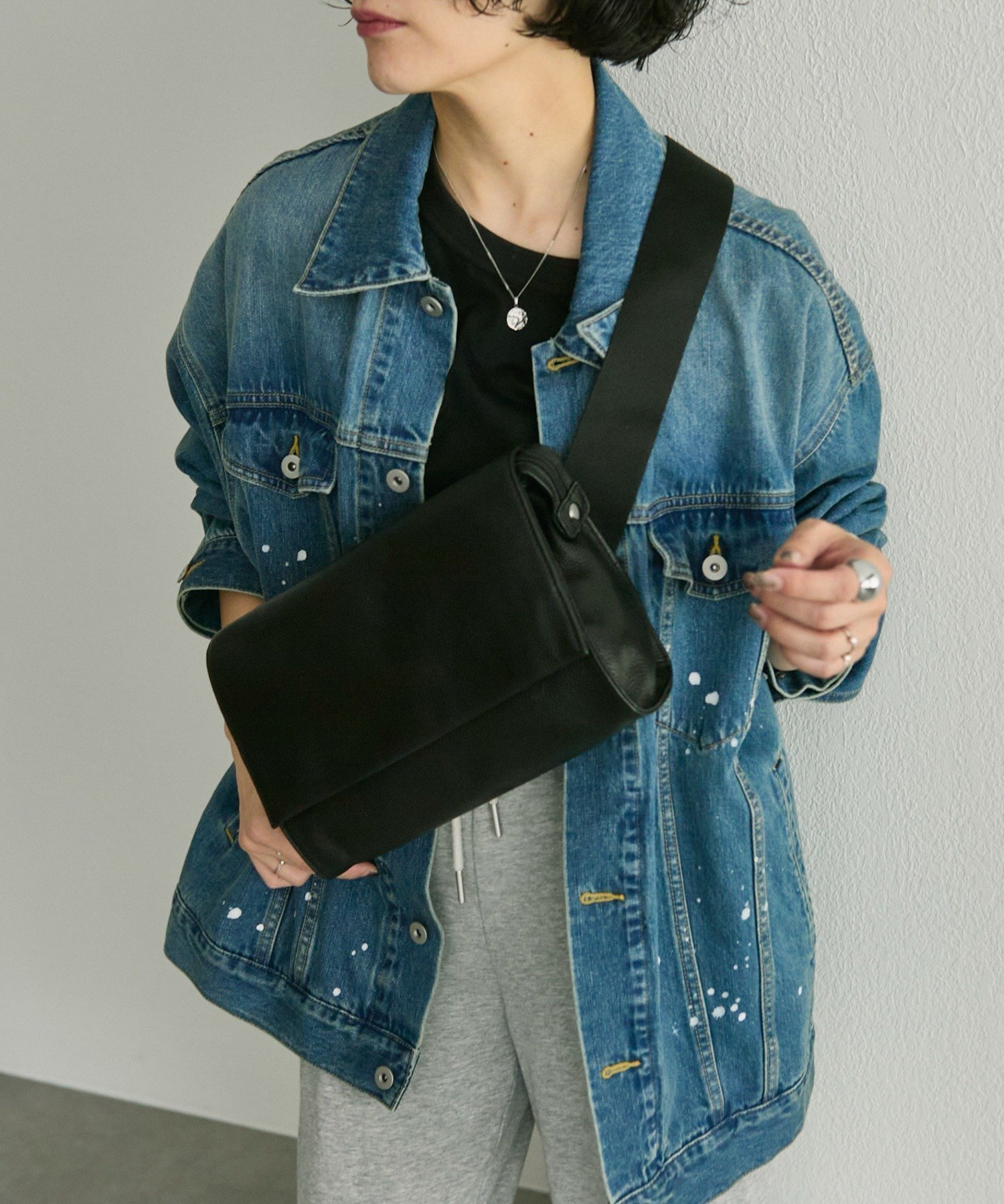 【イア パピヨネ/ear PAPILLONNER】の《本革/軽量470g/ボディバッグ》柄ワイドテープショルダーバッグ インテリア・キッズ・メンズ・レディースファッション・服の通販 founy(ファニー) 　ファッション　Fashion　レディースファッション　Fashion for Women　バッグ　Bags　春　Spring　コンパクト　Compact, Small Size　軽量　Lightweight, Ultra Light　ショルダー　Shoulder, Shoulder Strap　シンプル　Simple, Minimal　財布　Wallet, Purse　ドット　Polka Dot, Dot Pattern　フィット　Fit, Slim Fit　フォルム　Silhouette, Form　フラップ　Flap, Flap Pocket　ポケット　Pocket, Pocket Detail　マグネット　Magnet, Magnetic Closure　無地　Plain, Solid Color　ワイド　Wide, Wide Fit　おすすめ　Recommended / Our Picks　旅行　Travel　エレガント 上品　Elegant　ブラックその他3|ID: prp329100004915407 ipo3291000000036842700