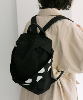 【イア パピヨネ/ear PAPILLONNER】の【A4対応/撥水】柄ワイドテープリュック ショルダーバッグ 人気、トレンドファッション・服の通販 founy(ファニー) ファッション Fashion レディースファッション Fashion for Women バッグ Bags おすすめ Recommended / Our Picks ショルダー Shoulder, Shoulder Strap シンプル Simple, Minimal ベーシック Basic, Essential ポケット Pocket, Pocket Detail リュック Backpack, Rucksack ワイド Wide, Wide Fit 旅行 Travel ビジネス 仕事 通勤 Business / Work / Commuting |ID:prp329100004915480