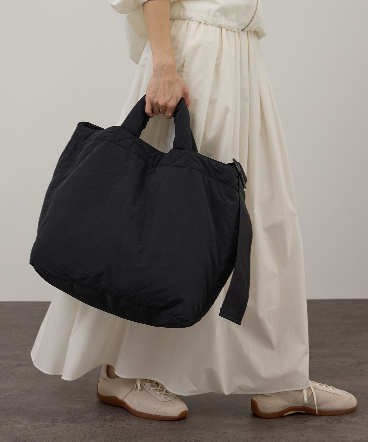 【サロン アダム エ ロペ/SALON adam et rope'】の【WEB限定】ペアレンツトートバッグ ユニセックスで使える・軽量・A4 2 インテリア・キッズ・メンズ・レディースファッション・服の通販 founy(ファニー) ファッション Fashion レディースファッション Fashion for Women バッグ Bags 軽量 Lightweight, Ultra Light ショルダー Shoulder, Shoulder Strap シンプル Simple, Minimal スポーツ Sports, Activewear ポケット Pocket, Pocket Detail おすすめ Recommended / Our Picks 旅行 Travel ビジネス 仕事 通勤 Business / Work / Commuting ブラック(01)|ID: prp329100004915549 ipo3291000000036844165