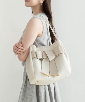 【ランダ/RANDA】の【A4対応】リボントートバッグ 人気、トレンドファッション・服の通販 founy(ファニー) ファッション Fashion レディースファッション Fashion for Women バッグ Bags ハンカチ Handkerchief, Hanky ポケット Pocket, Pocket Detail ポーチ Pouch, Small Case マグネット Magnet, Magnetic Closure リップ Lip, Lip Motif リボン Ribbon, Bow エレガント 上品 Elegant 傘 Umbrella, Parasol 手帳 Planner, Notebook 財布 Wallet, Purse ビジネス 仕事 通勤 Business / Work / Commuting |ID:prp329100004915621