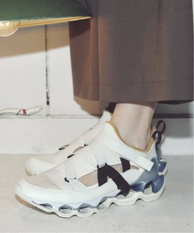 【スピック&スパン/Spick & Span】の《追加 》MIZUNO / ミズノ 別注S*S SMU WAVE PROPHECY STRAP 人気、トレンドファッション・服の通販 founy(ファニー) ファッション Fashion レディースファッション Fashion for Women インソール Shoe Insole クッション Cushion, Throw Pillow グラフィック Graphic, Graphic Design シューズ Shoes, Footwear シルバー Silver, Metallic Silver スニーカー Sneakers, Trainers スポーツ Sports, Activewear スマート Smart, Elegant プレミアム Premium, High-End プレート Plate, Dish 別注 Limited Edition, Custom Order モチーフ Motif, Design Theme |ID:prp329100004915659