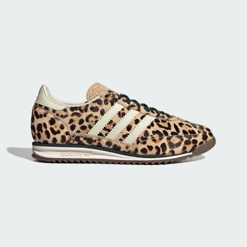 【アディダス/adidas】の【公式】アディダス adidas レオパードプリント SL 72 OG / Leopard Print SL 72 OG インテリア・キッズ・メンズ・レディースファッション・服の通販 founy(ファニー) ファッション Fashion レディースファッション Fashion for Women クラシック Classic, Timeless Style ストライプ Stripe, Striped Pattern スニーカー Sneakers, Trainers ビンテージ Vintage, Retro Style フィット Fit, Slim Fit モダン Modern, Contemporary レギュラー Regular, Standard Fit 軽量 Lightweight, Ultra Light ベージュ|ID: prp329100004915707 ipo3291000000036845628