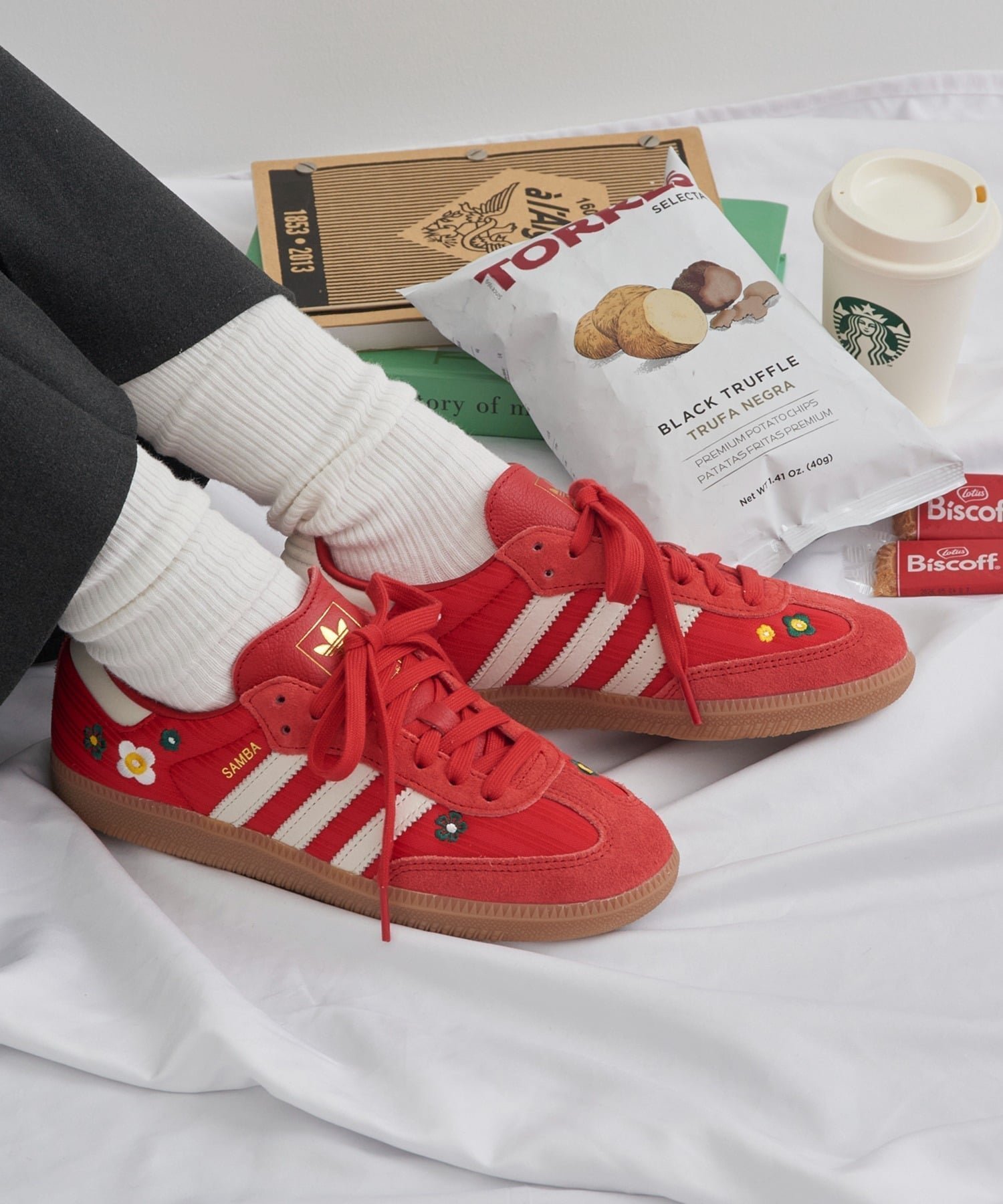 【カセットチャート/Cassette Chart】のadidas/SAMBA OG W フラワー刺繍2 アディダス スニーカー インテリア・キッズ・メンズ・レディースファッション・服の通販 founy(ファニー) 　ファッション　Fashion　レディースファッション　Fashion for Women　シューズ　Shoes, Footwear　スニーカー　Sneakers, Trainers　スペシャル　Special, Limited Edition　スポーツ　Sports, Activewear　フラワー　Flower, Floral　モダン　Modern, Contemporary　モチーフ　Motif, Design Theme　再入荷　Restock / Back in Stock　RED|ID: prp329100004915713 ipo3291000000036845716