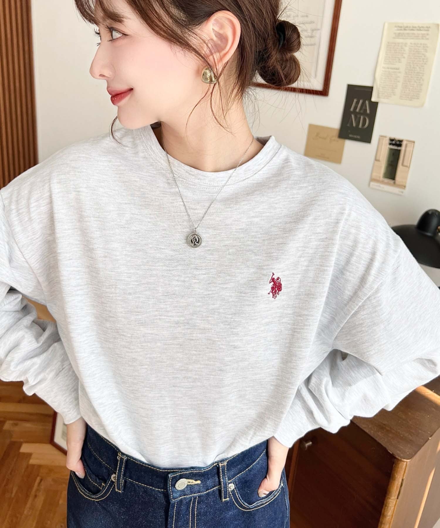 【モーメントプラス/moment+ / MEN】のU.S.POLO ASSN ワンポイント刺繍ロンT インテリア・キッズ・メンズ・レディースファッション・服の通販 founy(ファニー) ファッション Fashion メンズファッション Fashion for Men アクセサリー Fashion Accessories インナー Innerwear カーディガン Cardigan, Knitwear 軽量 Lightweight, Ultra Light シンプル Simple, Minimal ジャケット Jacket, Outerwear デニム Denim, Jeans Material トレンド Trend, Trending Now 長袖 Long Sleeve, Full Sleeve ベーシック Basic, Essential ボトム Bottoms, Lower Wear 別注 Limited Edition, Custom Order ワンポイント One Point, Statement Accent 再入荷 Restock / Back in Stock プチプライス・低価格 Affordable / Budget Price オートミール|ID: prp329100004915819 ipo3291000000036847150