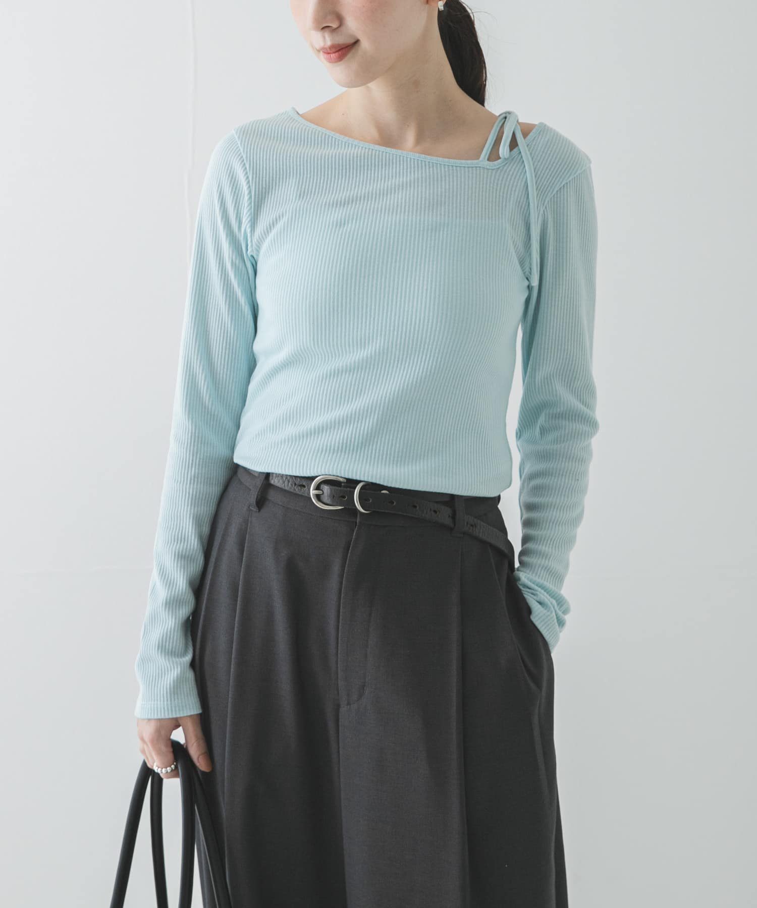 【アーバンリサーチ/URBAN RESEARCH】のカットアウトリボントップス インテリア・キッズ・メンズ・レディースファッション・服の通販 founy(ファニー) ファッション Fashion レディースファッション Fashion for Women トップス・カットソー Cut & Sew Tops アシンメトリー Asymmetrical Style インナー Innerwear カッティング Cutting Detail ジャケット Jacket, Outerwear ダウン Down, Puffer デコルテ Décolleté, Neckline デニム Denim, Jeans Material バランス Balance, Style Balance フィット Fit, Slim Fit リボン Ribbon, Bow S/S・春夏 SS, Spring/Summer, Warm Season おすすめ Recommended / Our Picks 夏 Summer 2026年 2026 ブルー系その他|ID: prp329100004915828 ipo3291000000036847282