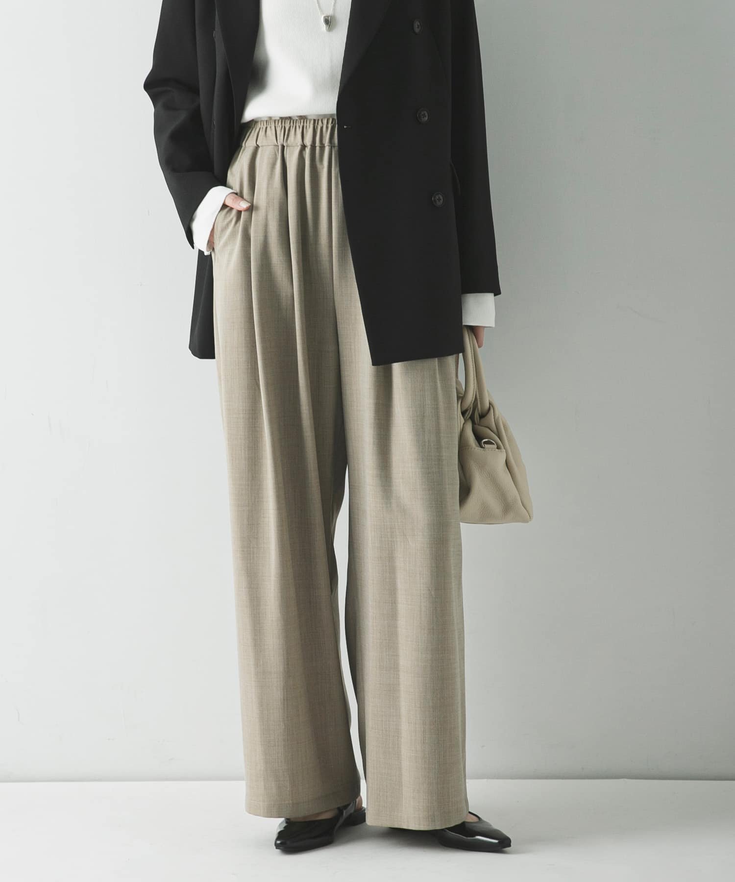 【アーバンリサーチ/URBAN RESEARCH】の『3サイズ展開』『イージーケア』タックギャザーストレートパンツ インテリア・キッズ・メンズ・レディースファッション・服の通販 founy(ファニー) 　ファッション　Fashion　レディースファッション　Fashion for Women　パンツ　Pants & Trousers　カットソー　Cut and Sewn Top　ジャケット　Jacket, Outerwear　ストレッチ　Stretch, Stretchy Fabric　ストレート　Straight, Straight Cut　人気　Popular, Best Seller　フィット　Fit, Slim Fit　リラックス　Relax, Relaxed Fit　S/S・春夏　SS, Spring/Summer, Warm Season　夏　Summer　エレガント 上品　Elegant　2026年　2026　ベージュ|ID: prp329100004915840 ipo3291000000036847531