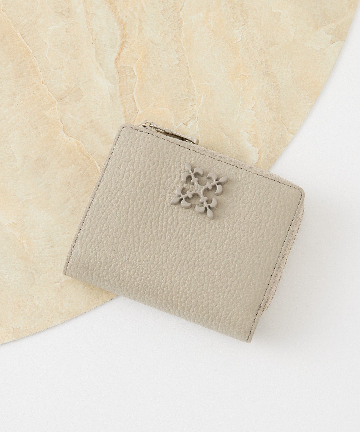 【ラシット/russet】のモノグラムプレートハーフウォレット インテリア・キッズ・メンズ・レディースファッション・服の通販 founy(ファニー) 　ファッション　Fashion　レディースファッション　Fashion for Women　イエロー　Yellow　コンパクト　Compact, Small Size　財布　Wallet, Purse　プレート　Plate, Dish　ポケット　Pocket, Pocket Detail　日本製　Made In Japan　エレガント 上品　Elegant　グレーその他4|ID: prp329100004917467 ipo3291000000036874519