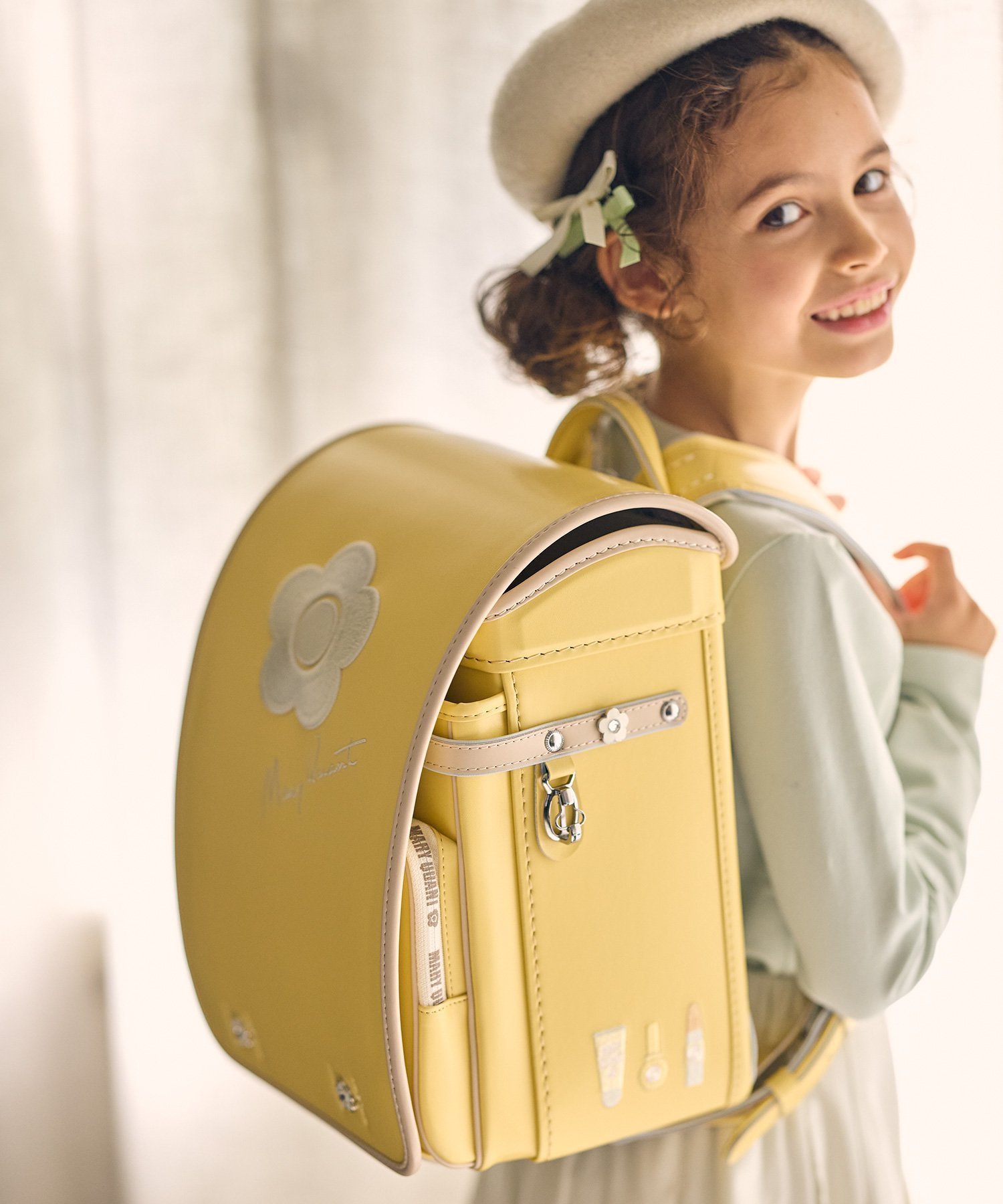 【シフォン/SHIFFON / KIDS】のエンブロイダリーデイジーランドセル【即納】 人気、トレンドファッション・服の通販 founy(ファニー) 　ファッション　Fashion　キッズファッション　Fashion for Kids　クッション　Cushion, Throw Pillow　抗菌　Antibacterial, Bacteria-Resistant　スカーフ　Scarf, Neckwear　ダメージ　Distressed, Destroyed　パイピング　Piping, Trim Design　フィット　Fit, Slim Fit　フラット　Flat, Flat Shoes　プリント　Print, Printed Pattern　プレート　Plate, Dish　ポケット　Pocket, Pocket Detail　ミニスカート　Mini Skirt, Short Skirt　ラウンド　Round, Round Neck　リップ　Lip, Lip Motif　エレガント 上品　Elegant　 other-1|ID: prp329100004918094 ipo3291000000036889034