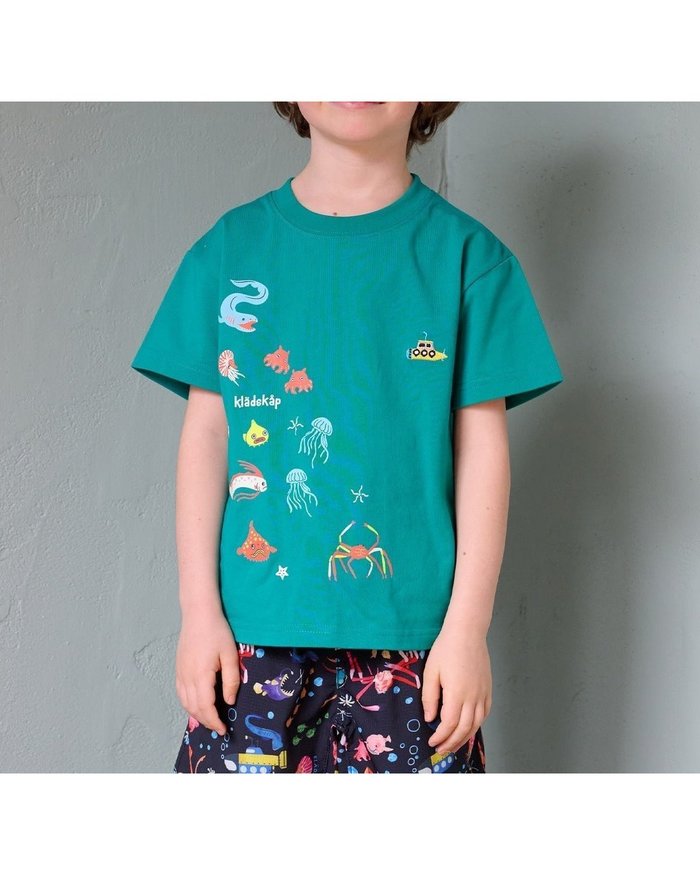 【ナルミヤ オンライン/NARUMIYA ONELINE / KIDS】の蓄光深海魚刺しゅう半袖Tシャツ インテリア・キッズ・メンズ・レディースファッション・服の通販 founy(ファニー) https://founy.com/ ファッション Fashion キッズファッション Fashion for Kids グラフィック Graphic, Graphic Design プリント Print, Printed Pattern 半袖 Short Sleeve, Half Sleeve 吸水 Absorbent, Quick-Dry |ID: prp329100004918121 ipo3291000000036889156