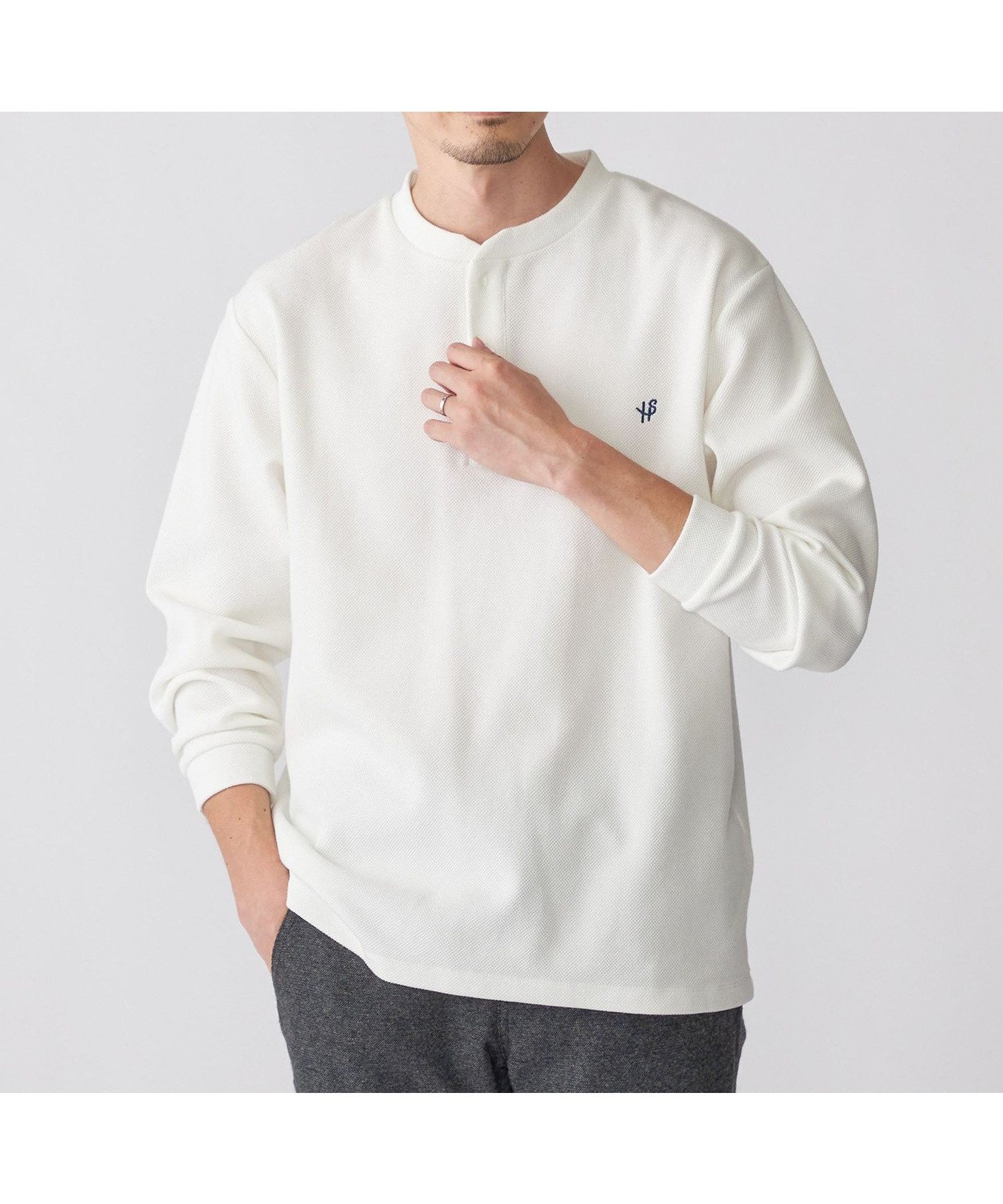 【シップス/SHIPS / MEN】の【WEB限定】SHIPS 抗菌・防臭 ワンポイントロゴ バーズアイ ヘンリーネック 長袖 Tシャツ インテリア・キッズ・メンズ・レディースファッション・服の通販 founy(ファニー) 　ファッション　Fashion　メンズファッション　Fashion for Men　インナー　Innerwear　クッション　Cushion, Throw Pillow　抗菌　Antibacterial, Bacteria-Resistant　スウェット / スエット　Sweatshirt, Sweatwear　スリーブ　Sleeve, Long Sleeve / Short Sleeve　長袖　Long Sleeve, Full Sleeve　バランス　Balance, Style Balance　ロング　Long, Long-Length　ワンポイント　One Point, Statement Accent　ホワイト|ID: prp329100004918130 ipo3291000000036889192