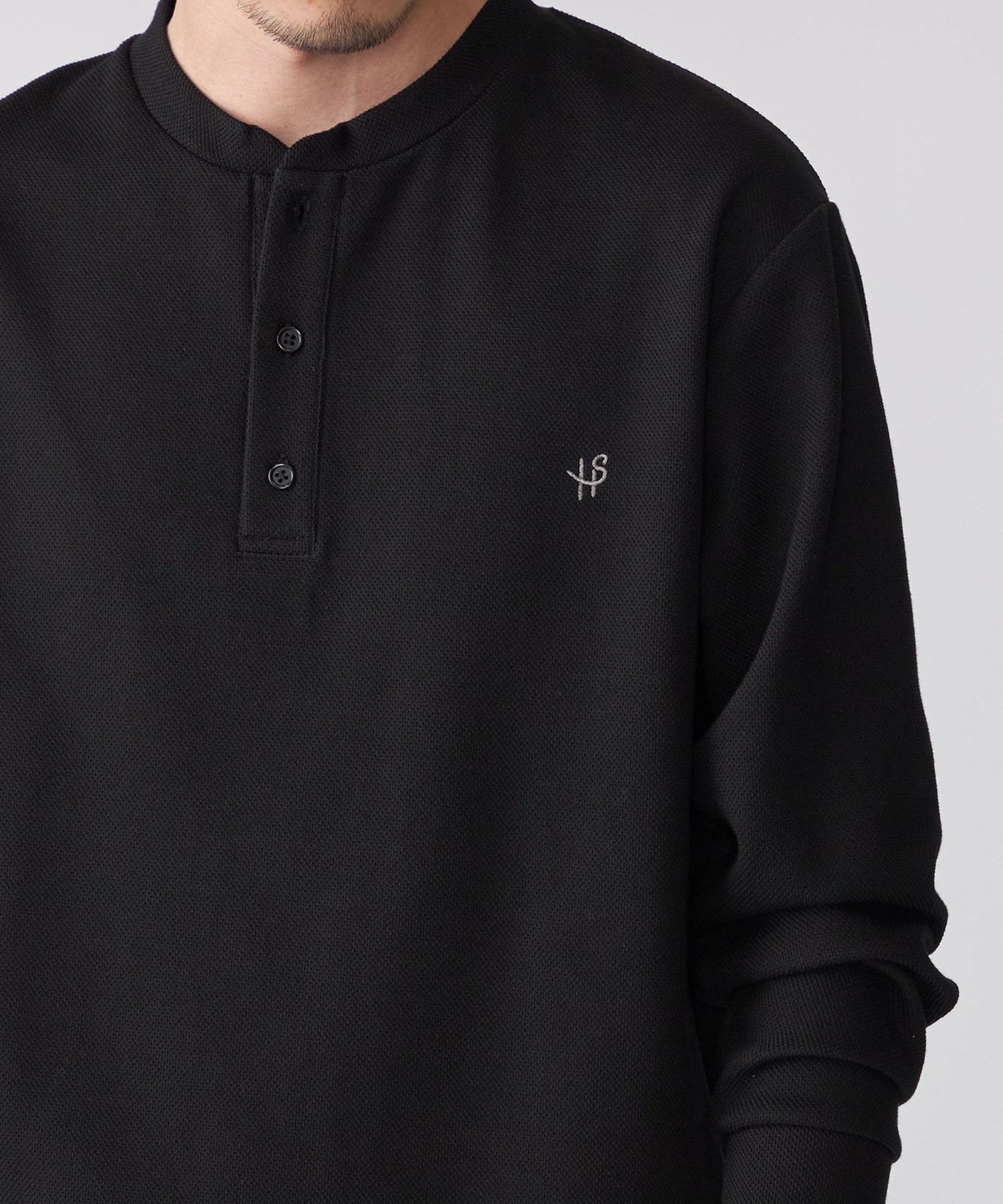 【シップス/SHIPS / MEN】の【WEB限定】SHIPS 抗菌・防臭 ワンポイントロゴ バーズアイ ヘンリーネック 長袖 Tシャツ インテリア・キッズ・メンズ・レディースファッション・服の通販 founy(ファニー) 　ファッション　Fashion　メンズファッション　Fashion for Men　インナー　Innerwear　クッション　Cushion, Throw Pillow　抗菌　Antibacterial, Bacteria-Resistant　スウェット / スエット　Sweatshirt, Sweatwear　スリーブ　Sleeve, Long Sleeve / Short Sleeve　長袖　Long Sleeve, Full Sleeve　バランス　Balance, Style Balance　ロング　Long, Long-Length　ワンポイント　One Point, Statement Accent　ブラック|ID: prp329100004918130 ipo3291000000036889195