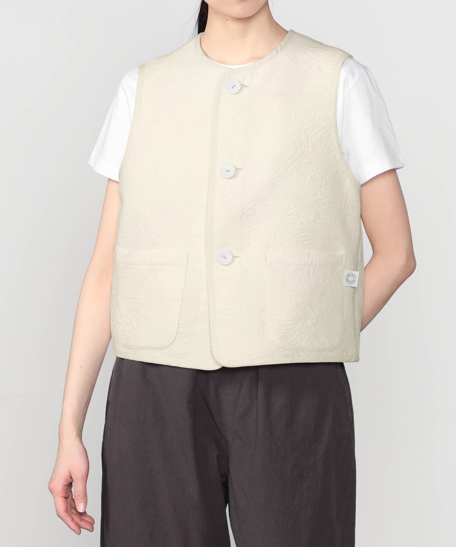 【ビショップ/Bshop】のコットンポリジャカード トリミングベスト WOMEN 人気、トレンドファッション・服の通販 founy(ファニー) 　ファッション　Fashion　レディースファッション　Fashion for Women　アウター　Coat / Outerwear Collection　トップス・カットソー　Cut & Sew Tops　ベスト&ジレ / 重ね着スタイル　Vests & Gilets　ショート　Short, Short Length　トリミング　Trimming, Decorative Edge　パッチ　Patch, Appliqué　フランス　France, French　フロント　Front, Front Design　ベスト　Vest, Waistcoat　ボーダー　Border, Stripe　ポケット　Pocket, Pocket Detail　 other-1|ID: prp329100004918262 ipo3291000000036889700