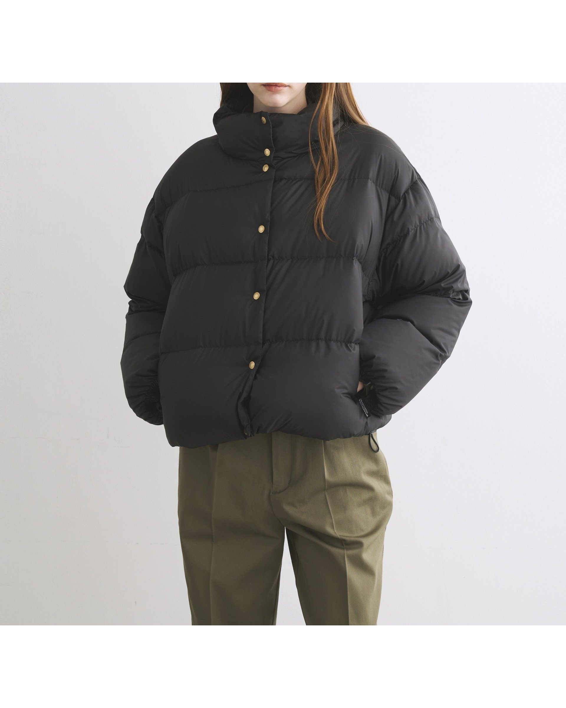 【トラディショナル ウェザーウェア/TWW / Traditional Weatherwear】のHASELEY DOWN PACKABLE インテリア・キッズ・メンズ・レディースファッション・服の通販 founy(ファニー) ファッション Fashion レディースファッション Fashion for Women ショルダー Shoulder, Shoulder Strap ショート Short, Short Length ジャケット Jacket, Outerwear スタンド Stand Collar, Upright Stand ダウン Down, Puffer ドット Polka Dot, Dot Pattern ドロップ Drop Shoulder, Dropped Style リュクス Luxury, Elegant, High-End, Chic 軽量 Lightweight, Ultra Light ブラック|ID: prp329100004918330 ipo3291000000036889985