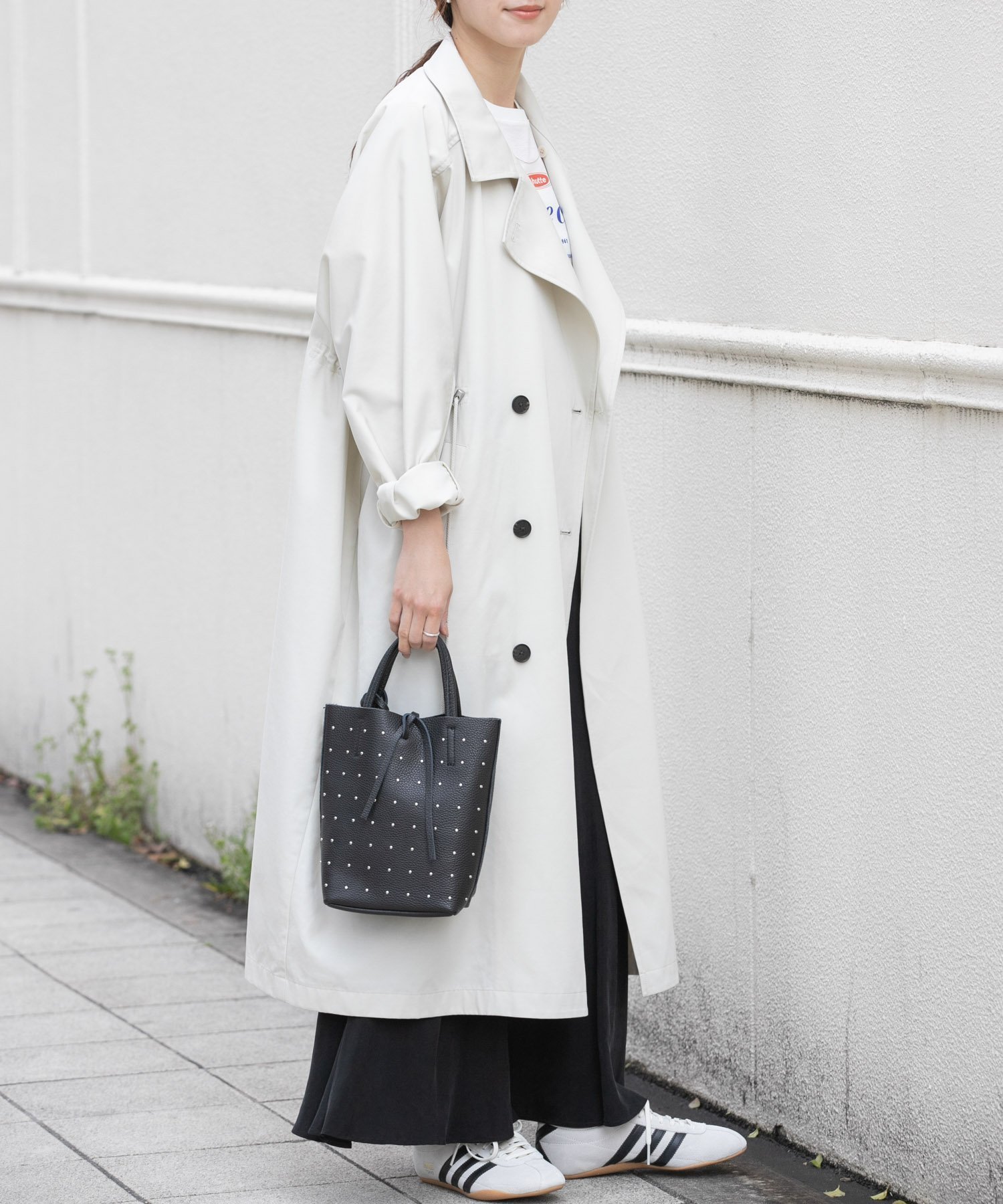 【アーバンリサーチ/URBAN RESEARCH】のフーディー2WAYトレンチコート インテリア・キッズ・メンズ・レディースファッション・服の通販 founy(ファニー) 　ファッション　Fashion　レディースファッション　Fashion for Women　アウター　Coat / Outerwear Collection　コート・ロングコート・ピーコート　Long Coats, Peacoats & More　トレンチコート / 春秋の定番アウター　Trench Coats　2026年　2026　おすすめ　Recommended / Our Picks　クラシック　Classic, Timeless Style　ダブル　Double, Double-Breasted　トレンチ　Trench, Trench Coat　ドローストリング　Drawstring, Pull Cord　ロング　Long, Long-Length　エレガント 上品　Elegant　夏　Summer　S/S・春夏　SS, Spring/Summer, Warm Season　ライトベージュ|ID: prp329100004918380 ipo3291000000036890194