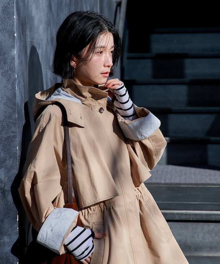 【フリークスストア/FREAK'S STORE】の2way 配色ステッチ フード付き ミニフレア トレンチコート/スプリングコート 全3色 インテリア・キッズ・メンズ・レディースファッション・服の通販 founy(ファニー) 　ファッション　Fashion　レディースファッション　Fashion for Women　アウター　Coat / Outerwear Collection　コート・ロングコート・ピーコート　Long Coats, Peacoats & More　トレンチコート / 春秋の定番アウター　Trench Coats　春　Spring　スタンド　Stand Collar, Upright Stand　トレンド　Trend, Trending Now　ドローコード　Drawcord, Drawstring Cord　バランス　Balance, Style Balance　フレア　Flare, Flared　ミドル　Middle Length, Mid Height　冬　Winter / This Winter　S/S・春夏　SS, Spring/Summer, Warm Season　夏　Summer　2026年　2026　ベージュ|ID: prp329100004918404 ipo3291000000036890284