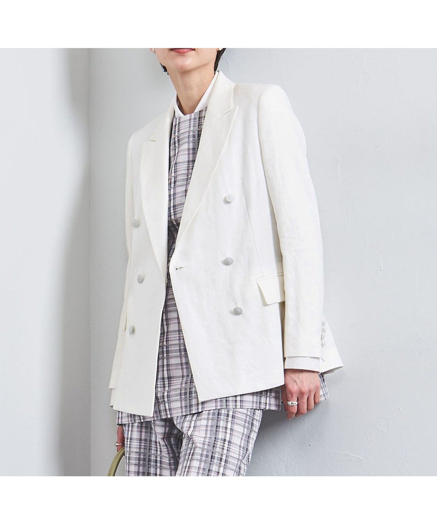 【ユナイテッドアローズ/UNITED ARROWS】のリネン ブレザー ジャケット インテリア・キッズ・メンズ・レディースファッション・服の通販 founy(ファニー) ファッション Fashion レディースファッション Fashion for Women アウター Coat / Outerwear Collection レディースジャケット・軽アウター Jackets 春 Spring シルバー Silver, Metallic Silver ジャケット Jacket, Outerwear ダブル Double, Double-Breasted トレンド Trend, Trending Now フレア Flare, Flared フロント Front, Front Design ポケット Pocket, Pocket Detail メタル Metal, Metal Parts リネン Linen, Linen Fabric アウトレット Outlet / Clearance OFF WHITE|ID: prp329100004918448 ipo3291000000036890448