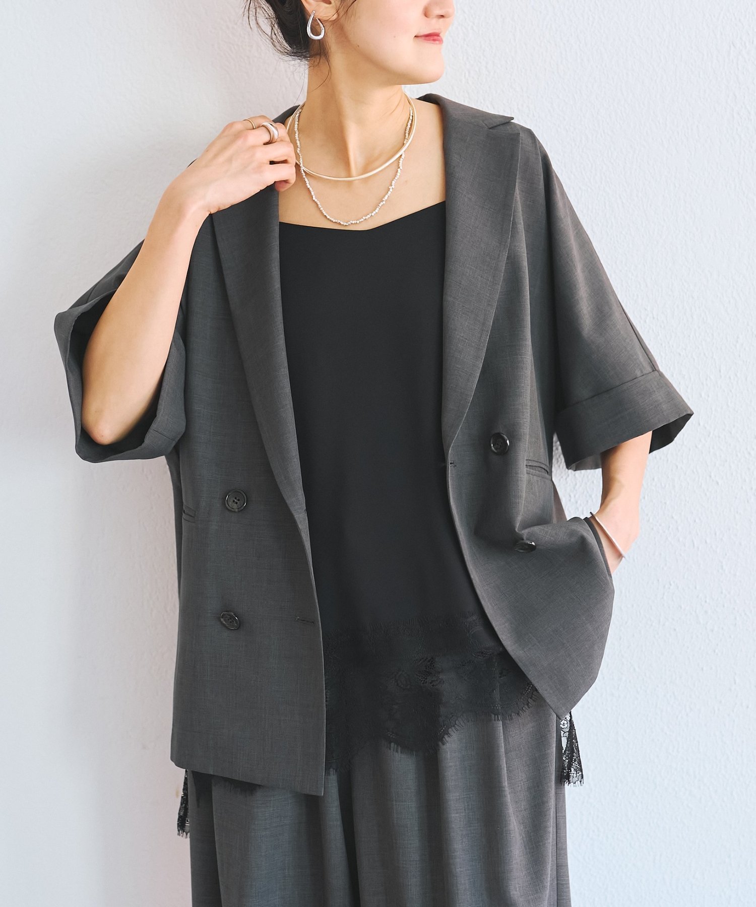 【ビアズリー/BEARDSLEY】のエステルシャンブレージャケット《LIVETART》 インテリア・キッズ・メンズ・レディースファッション・服の通販 founy(ファニー) ファッション Fashion レディースファッション Fashion for Women アウター Coat / Outerwear Collection レディースジャケット・軽アウター Jackets 春 Spring ジャケット Jacket, Outerwear セットアップ Set-Up, Coordinated Outfit フォルム Silhouette, Form プリント Print, Printed Pattern ポケット Pocket, Pocket Detail レース Lace, Lace Fabric S/S・春夏 SS, Spring/Summer, Warm Season 再入荷 Restock / Back in Stock おすすめ Recommended / Our Picks 夏 Summer エレガント 上品 Elegant グレー|ID: prp329100004918459 ipo3291000000036890484