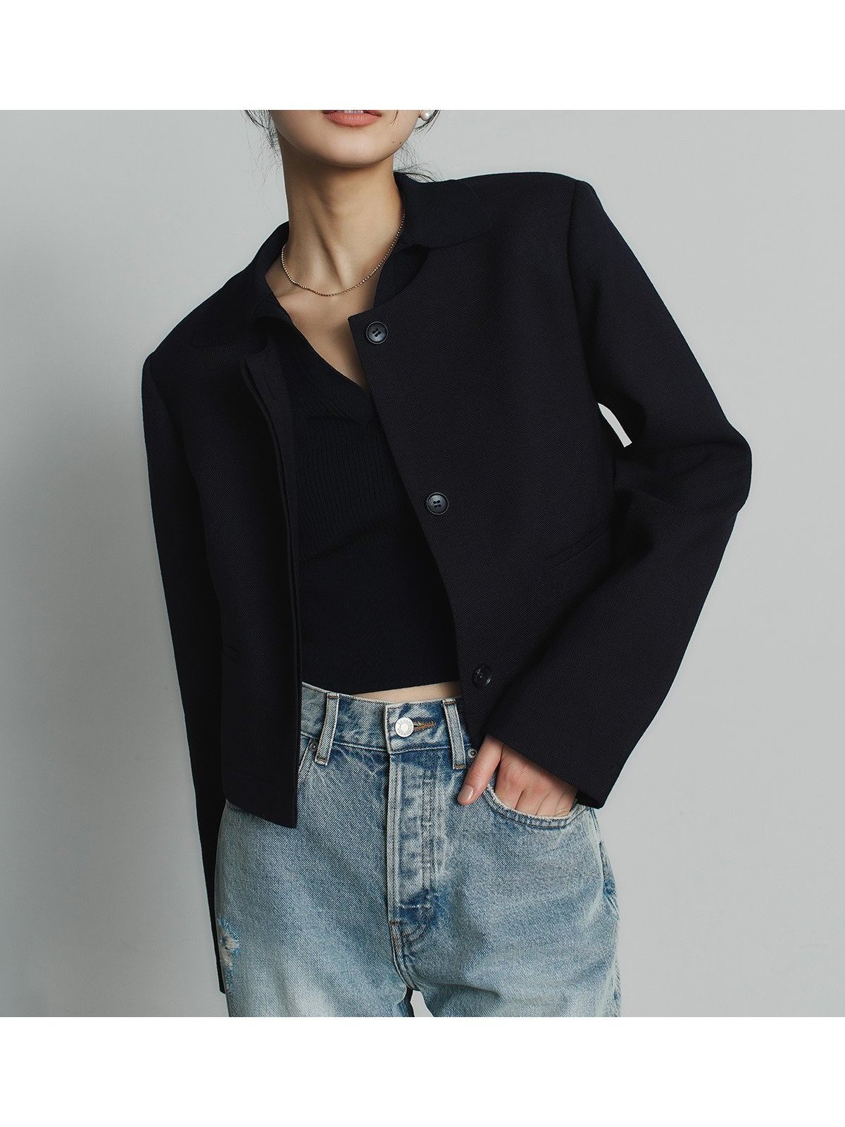 【アニュアンス/anuans】のクルーコンパクトジャケット インテリア・キッズ・メンズ・レディースファッション・服の通販 founy(ファニー) 　ファッション　Fashion　レディースファッション　Fashion for Women　アウター　Coat / Outerwear Collection　レディースジャケット・軽アウター　Jackets　アクセサリー　Fashion Accessories　コンパクト　Compact, Small Size　吸水　Absorbent, Quick-Dry　軽量　Lightweight, Ultra Light　ジャケット　Jacket, Outerwear　デニム　Denim, Jeans Material　バランス　Balance, Style Balance　フロント　Front, Front Design　ボトム　Bottoms, Lower Wear　リネン　Linen, Linen Fabric　エレガント 上品　Elegant　DARK NAVY|ID: prp329100004918477 ipo3291000000036890559