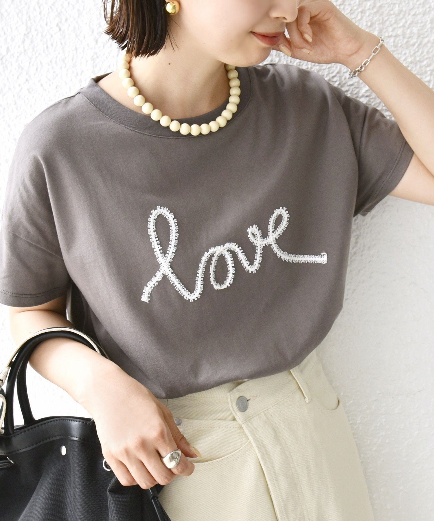 【シップス フォー ウィメン/SHIPS】の【WEB限定】ファンシー コード 刺繍 ロゴ TEE インテリア・キッズ・メンズ・レディースファッション・服の通販 founy(ファニー) 　ファッション　Fashion　レディースファッション　Fashion for Women　インナー　Innerwear　カーディガン　Cardigan, Knitwear　ジャケット　Jacket, Outerwear　ストーン　Stone, Gem-Like　スリット　Slit, Slit Detail　なめらか　Smooth, Silky Texture　ボトム　Bottoms, Lower Wear　ポケット　Pocket, Pocket Detail　メタリック　Metallic, Shiny Finish　2025年　2025　2025春夏・S/S　Spring/Summer 2025 SS25　ダークグレー|ID: prp329100004919281 ipo3291000000036903854