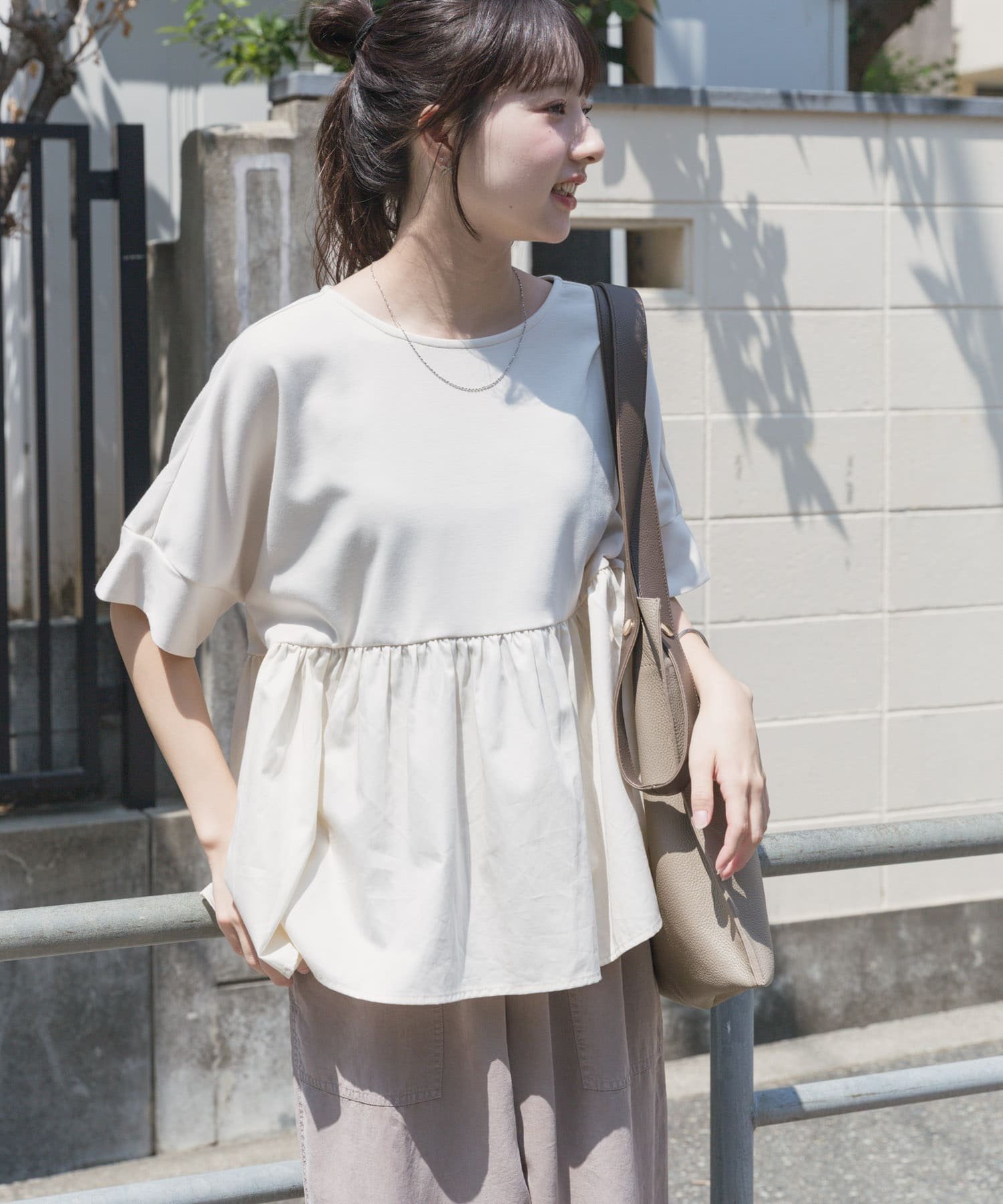 【アイテムズアーバンリサーチ/ITEMS URBAN RESEARCH】のポンチドッキング半袖トップス インテリア・キッズ・メンズ・レディースファッション・服の通販 founy(ファニー) 　ファッション　Fashion　レディースファッション　Fashion for Women　トップス・カットソー　Cut & Sew Tops　2026年　2026　ドッキング　Docking, Mixed Material　半袖　Short Sleeve, Half Sleeve　夏　Summer　定番　Standard, Basic Item　S/S・春夏　SS, Spring/Summer, Warm Season　オフホワイト|ID: prp329100004919286 ipo3291000000036903878