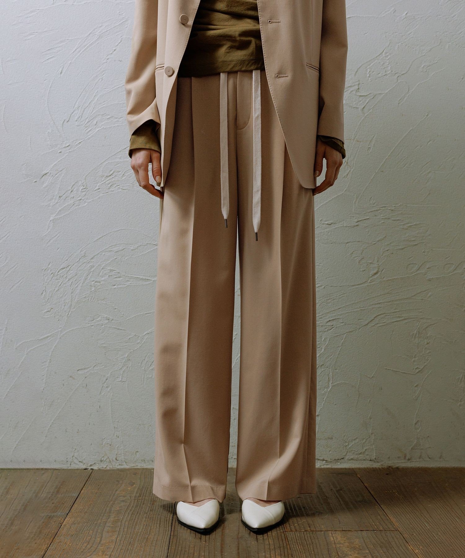 【アダム エ ロペ/ADAM ET ROPE'】のイージースラックス インテリア・キッズ・メンズ・レディースファッション・服の通販 founy(ファニー) 　ファッション　Fashion　レディースファッション　Fashion for Women　ウォッシャブル　Machine Washable　カーディガン　Cardigan, Knitwear　ギャザー　Gathered, Ruffled　今季　This Season, Current Season　吸水　Absorbent, Quick-Dry　シンプル　Simple, Minimal　スウェット / スエット　Sweatshirt, Sweatwear　スカーフ　Scarf, Neckwear　ストレッチ　Stretch, Stretchy Fabric　スニーカー　Sneakers, Trainers　スラックス　Slacks, Dress Pants　セットアップ　Set-Up, Coordinated Outfit　センター　Center, Center Line　ダウン　Down, Puffer　フロント　Front, Front Design　ポケット　Pocket, Pocket Detail　おすすめ　Recommended / Our Picks　セレモニー　Ceremony　2026年　2026　ベージュ系(29)|ID: prp329100004919296 ipo3291000000036903919