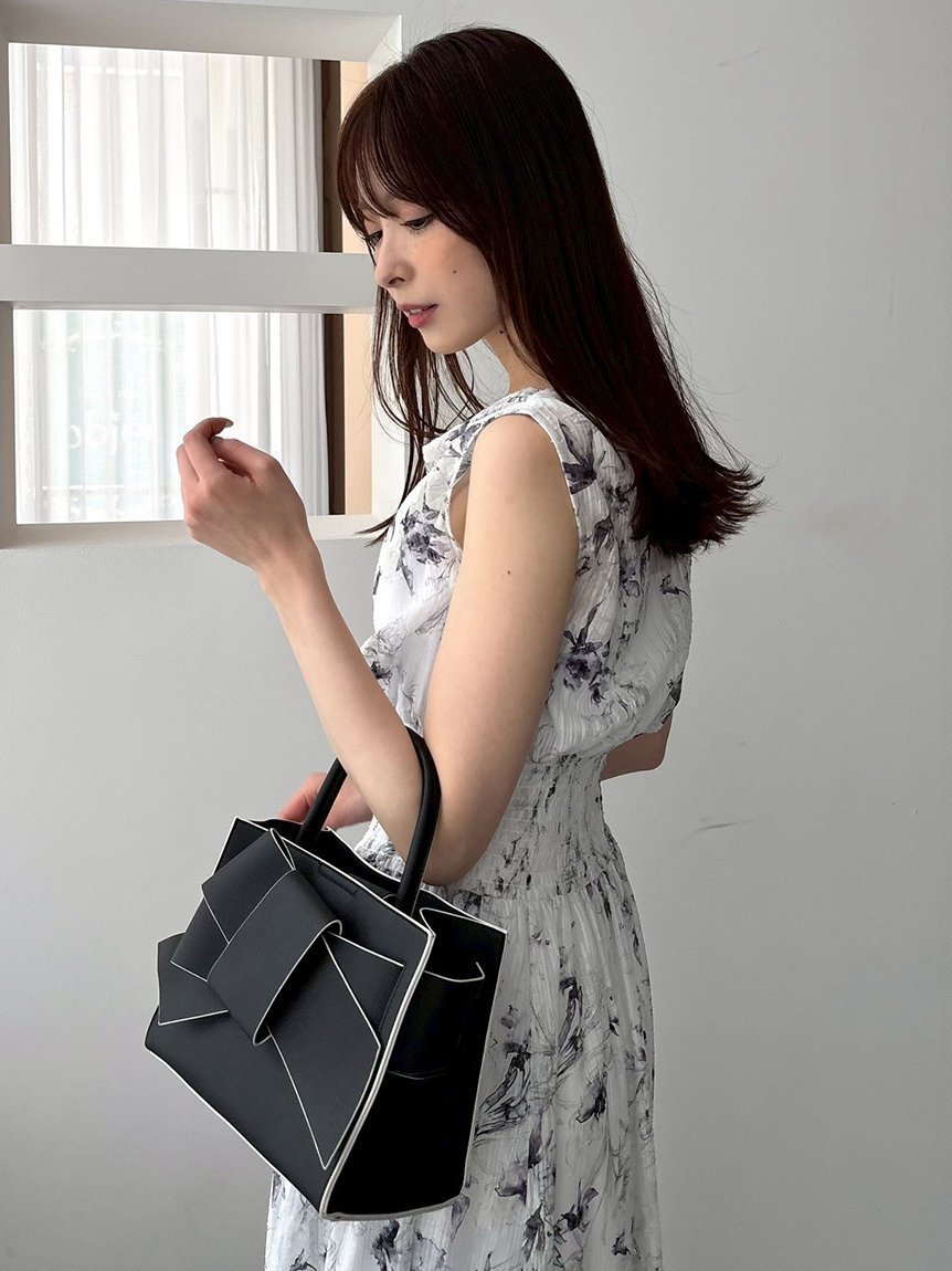 【フレイ アイディー/FRAY I.D】の【ルエル】リボンミドルバッグ インテリア・キッズ・メンズ・レディースファッション・服の通販 founy(ファニー) 　ファッション　Fashion　レディースファッション　Fashion for Women　バッグ　Bags　秋　Autumn　今季　This Season, Current Season　スタイリッシュ　Stylish, Fashionable　スマート　Smart, Elegant　人気　Popular, Best Seller　フォーマル　Formal, Dressy　ボックス　Boxy, Box Shape　ポケット　Pocket, Pocket Detail　リボン　Ribbon, Bow　BLK[009]|ID: prp329100004923055 ipo3291000000036939730