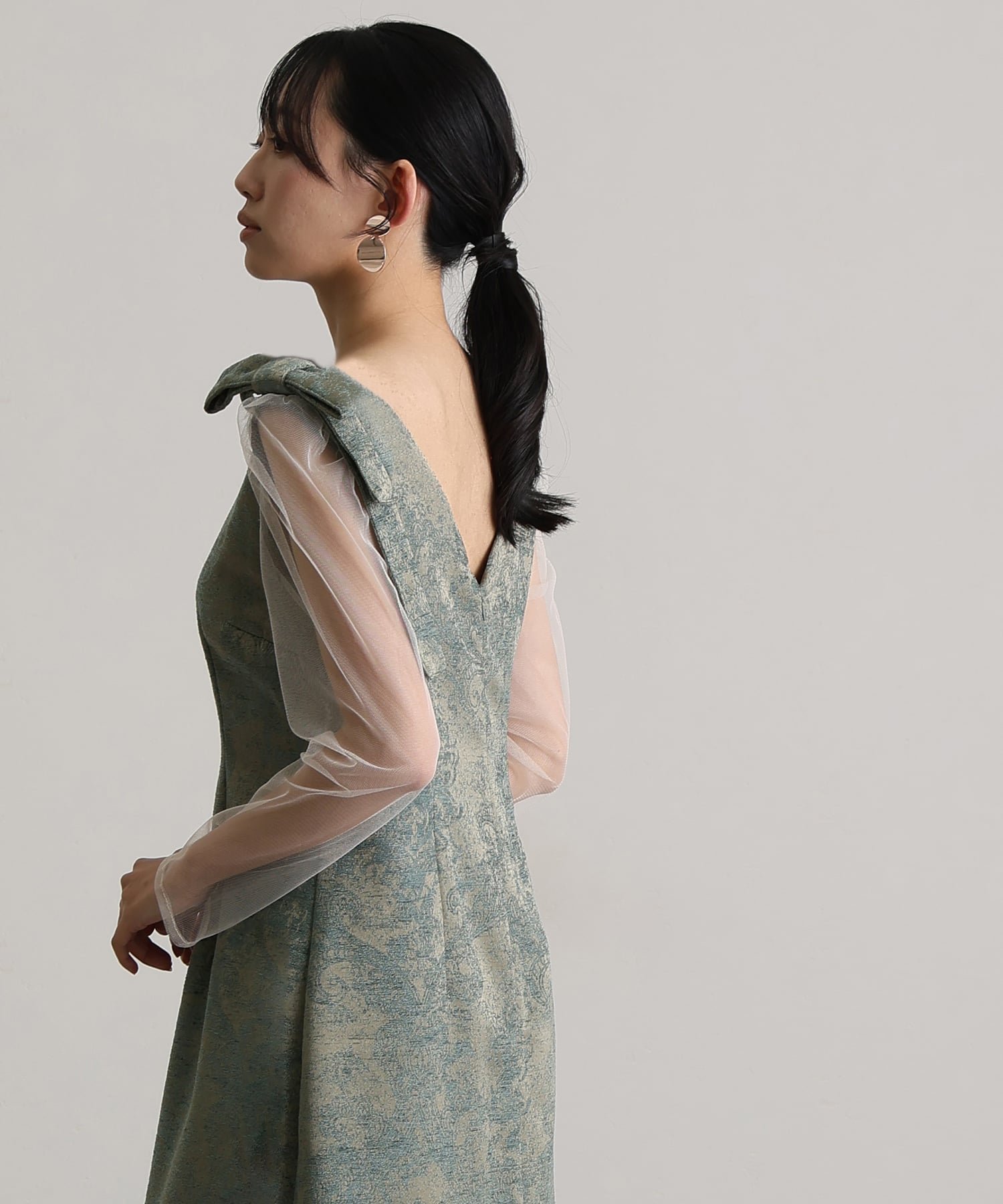 【プールヴー/PourVous】のギャザーチュールトップス インテリア・キッズ・メンズ・レディースファッション・服の通販 founy(ファニー) 　ファッション　Fashion　レディースファッション　Fashion for Women　トップス・カットソー　Cut & Sew Tops　ショルダー　Shoulder, Shoulder Strap　スリーブ　Sleeve, Long Sleeve / Short Sleeve　チュール　Tulip, Tulip Motif　デコルテ　Décolleté, Neckline　リボン　Ribbon, Bow　おすすめ　Recommended / Our Picks　エレガント 上品　Elegant　セレモニー　Ceremony　結婚式　Wedding　二次会　After Party　グリーン|ID: prp329100004923332 ipo3291000000036942214