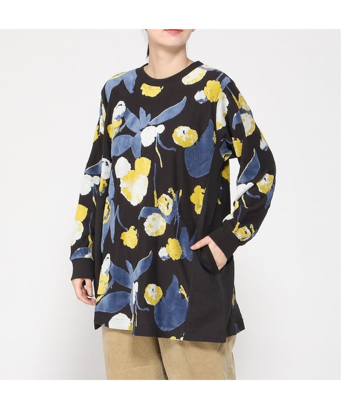 【スーパーハッカ/SUPER HAKKA】のフラッフィーフラワーベロアジャカードチュニックカットソー インテリア・キッズ・メンズ・レディースファッション・服の通販 founy(ファニー) https://founy.com/ ファッション Fashion レディースファッション Fashion for Women トップス・カットソー Cut & Sew Tops カットソー・ベーシックTシャツ Cut-and-Sewn Tops / Stretch Tees & Basics ベロアトップス Velour Tops / Velvet-Look Items ジャカード/ジャガード Jacquard, Woven Pattern チュニック Tunic, Long Top ベロア Velour, Soft Velvet ポケット Pocket, Pocket Detail 定番 Standard, Basic Item 無地 Plain, Solid Color |ID: prp329100004923623 ipo3291000000036944146