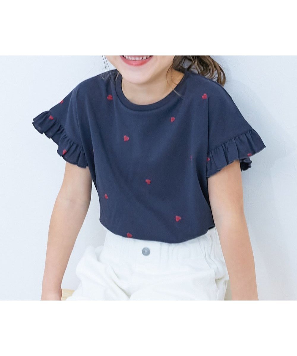 【デビロック/devirock / KIDS】のハート総柄 袖フリル 半袖Tシャツ 子供服 キッズ 女の子 ハート柄 ハート 26SS インテリア・キッズ・メンズ・レディースファッション・服の通販 founy(ファニー) 　ファッション　Fashion　キッズファッション　Fashion for Kids　デニム　Denim, Jeans Material　トレンド　Trend, Trending Now　長袖　Long Sleeve, Full Sleeve　フリル　Frill, Ruffle　プリント　Print, Printed Pattern　半袖　Short Sleeve, Half Sleeve　ワイド　Wide, Wide Fit　おすすめ　Recommended / Our Picks　2026年　2026　004-ネイビー|ID: prp329100004924167 ipo3291000000036948779