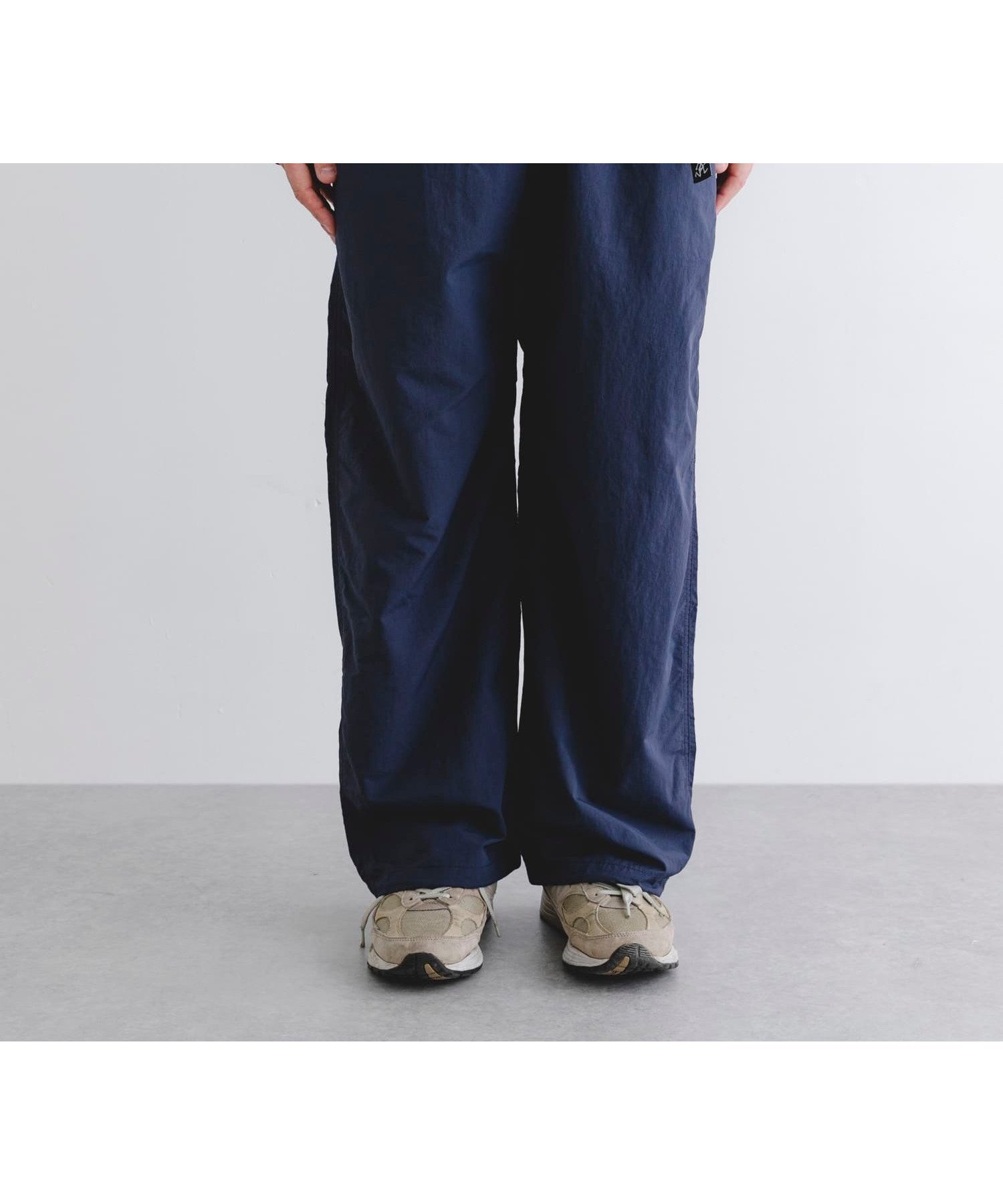 【ユーアールビーエス/URBS / URBAN RESEARCH / MEN】のGramicci for LOWERCASE NYLON WIDE PANT インテリア・キッズ・メンズ・レディースファッション・服の通販 founy(ファニー) 　ファッション　Fashion　メンズファッション　Fashion for Men　アウトドア　Outdoor Clothing　コラボ　Collaboration, Collab　軽量　Lightweight, Ultra Light　ストレート　Straight, Straight Cut　スニーカー　Sneakers, Trainers　スポーツ　Sports, Activewear　スポーティ　Sporty, Casual Athletic　財布　Wallet, Purse　ポケット　Pocket, Pocket Detail　S/S・春夏　SS, Spring/Summer, Warm Season　夏　Summer　2026年　2026　ネイビー|ID: prp329100004924370 ipo3291000000036950095