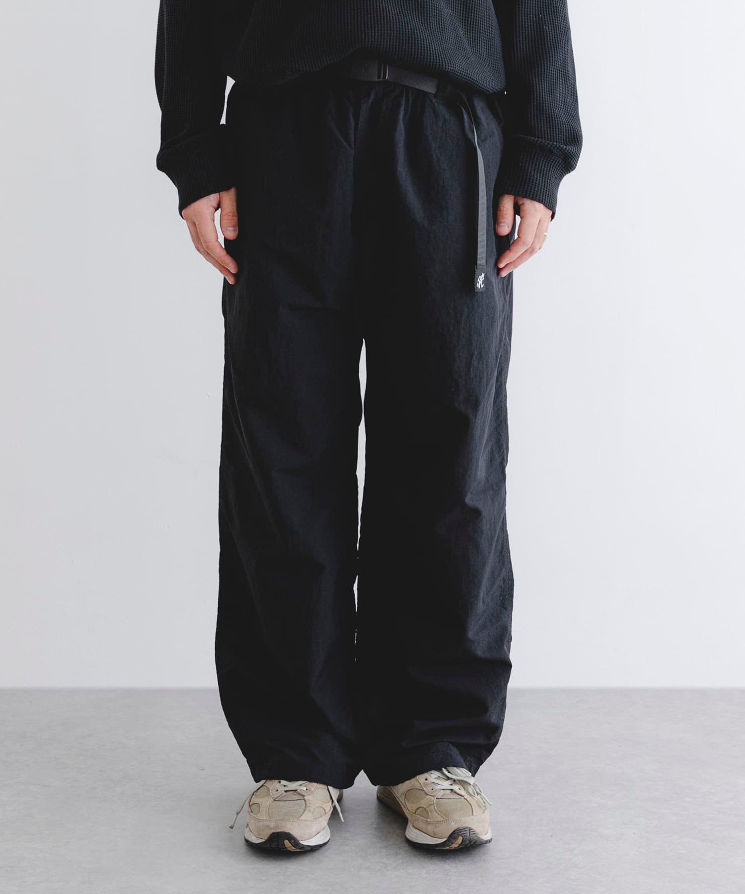 【ユーアールビーエス/URBS / URBAN RESEARCH / MEN】のGramicci for LOWERCASE NYLON WIDE PANT インテリア・キッズ・メンズ・レディースファッション・服の通販 founy(ファニー) 　ファッション　Fashion　メンズファッション　Fashion for Men　アウトドア　Outdoor Clothing　コラボ　Collaboration, Collab　軽量　Lightweight, Ultra Light　ストレート　Straight, Straight Cut　スニーカー　Sneakers, Trainers　スポーツ　Sports, Activewear　スポーティ　Sporty, Casual Athletic　財布　Wallet, Purse　ポケット　Pocket, Pocket Detail　S/S・春夏　SS, Spring/Summer, Warm Season　夏　Summer　2026年　2026　ブラック|ID: prp329100004924370 ipo3291000000036950097