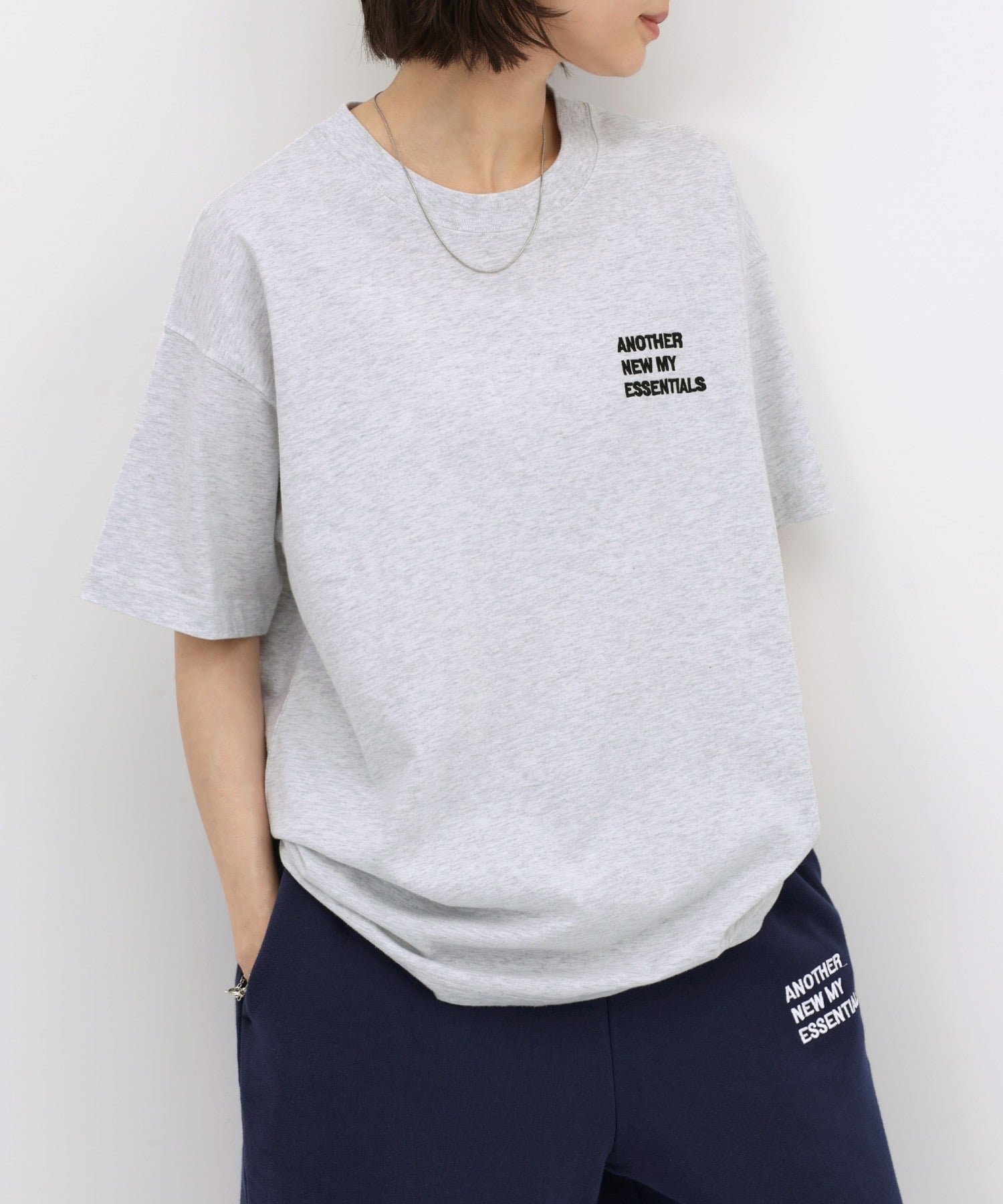 【アンドミー/andme】のロゴ 刺繍 半袖 Tシャツ ANME アンメ インテリア・キッズ・メンズ・レディースファッション・服の通販 founy(ファニー) 　ファッション　Fashion　レディースファッション　Fashion for Women　トップス・カットソー　Cut & Sew Tops　シャツ・ブラウス・オフィスカジュアル　Elegant Blouses & Button-Ups　ロングTシャツ・Tシャツ　Longline T-Shirts & Tees　シンプル　Simple, Minimal　別注　Limited Edition, Custom Order　半袖　Short Sleeve, Half Sleeve　オートミール杢×ブラック|ID: prp329100004925906 ipo3291000000036963101