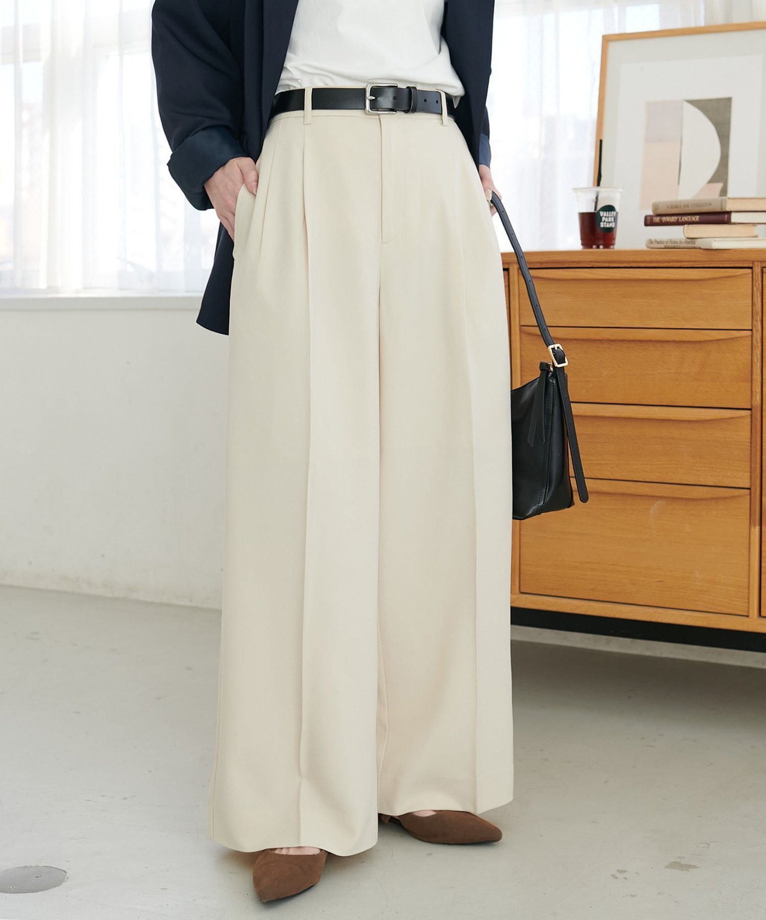 【ディスコート/Discoat】のとろみ2タックワイドパンツ《WEB限定カラーあり》 インテリア・キッズ・メンズ・レディースファッション・服の通販 founy(ファニー) 　ファッション　Fashion　レディースファッション　Fashion for Women　パンツ　Pants & Trousers　おすすめ　Recommended / Our Picks　とろみ　Fluid, Flowy Fabric　カットソー　Cut and Sewn Top　ジャケット　Jacket, Outerwear　フロント　Front, Front Design　ワイド　Wide, Wide Fit　人気　Popular, Best Seller　ビジネス 仕事 通勤　Business / Work / Commuting　アイボリー|ID: prp329100004925958 ipo3291000000036963275