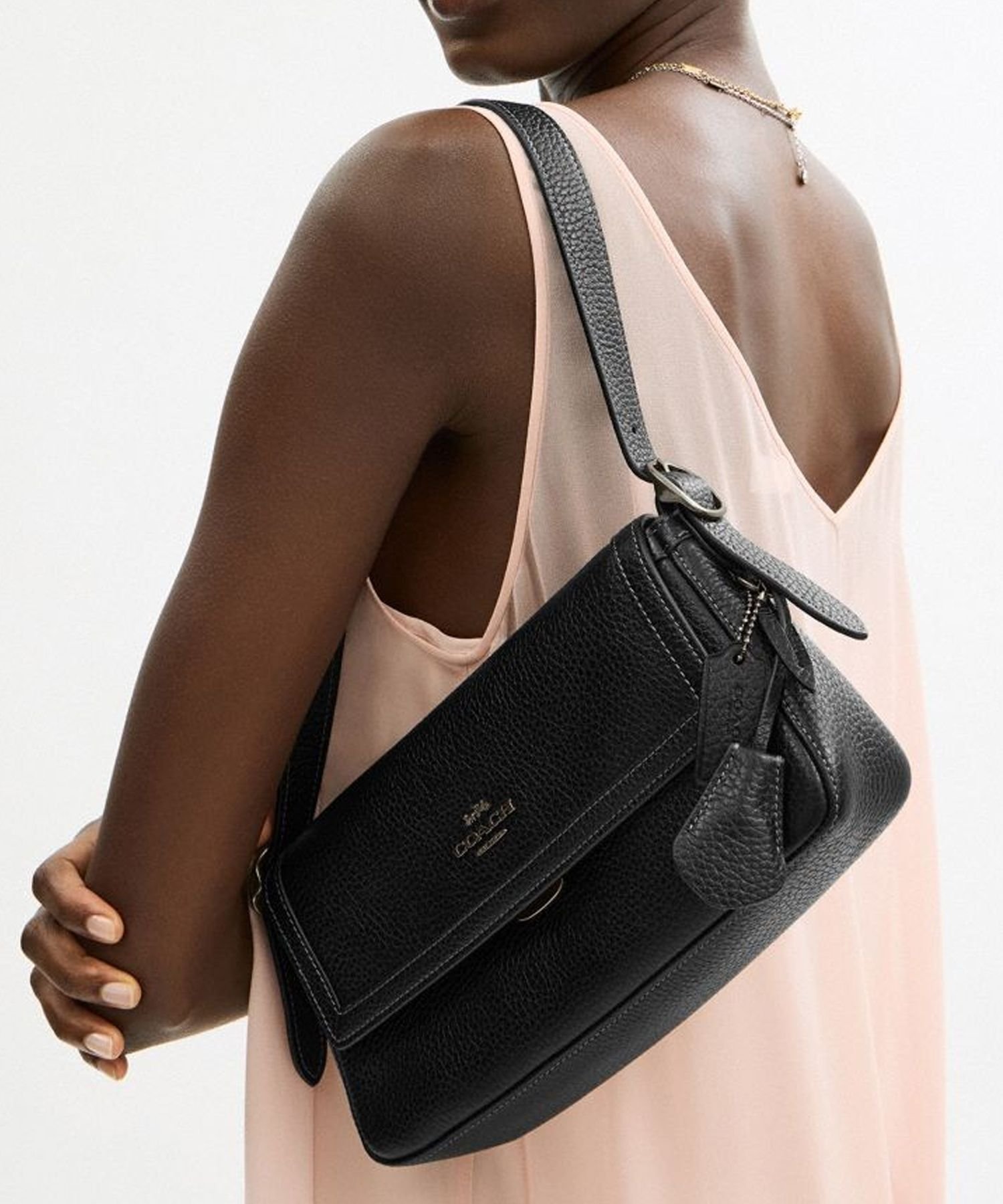 【コーチ/COACH】の【公式】エッタ スモール フラップ ショルダー バッグ 人気、トレンドファッション・服の通販 founy(ファニー) 　ファッション　Fashion　レディースファッション　Fashion for Women　バッグ　Bags　アウトレット　Outlet / Clearance　シューズ　Shoes, Footwear　ショルダー　Shoulder, Shoulder Strap　フラップ　Flap, Flap Pocket　財布　Wallet, Purse　 other-1|ID: prp329100004926042 ipo3291000000036963598