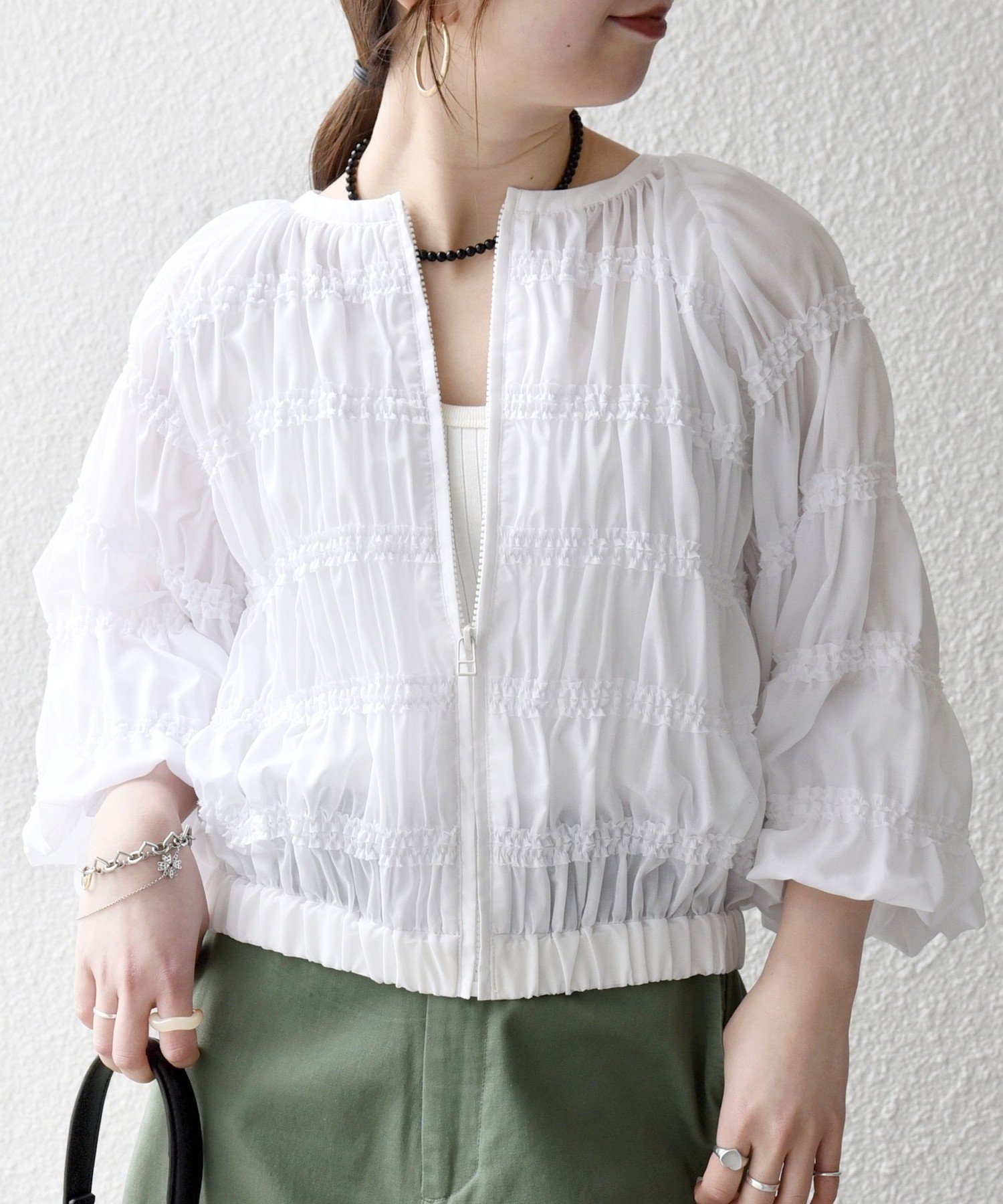 【シップス フォー ウィメン/SHIPS】のSHIPS any 洗濯機可能 シアー ギャザー フリル ブルゾン 人気、トレンドファッション・服の通販 founy(ファニー) 　ファッション　Fashion　レディースファッション　Fashion for Women　アウター　Coat / Outerwear Collection　ブルゾンジャケット・スポーティアウター　Blouson Jackets　洗える　Machine Washable　ギャザー　Gathered, Ruffled　コンパクト　Compact, Small Size　シアー　Sheer, See-Through　シャーリング　Shirring, Ruched　ショート　Short, Short Length　シンプル　Simple, Minimal　スラックス　Slacks, Dress Pants　デニム　Denim, Jeans Material　バランス　Balance, Style Balance　フリル　Frill, Ruffle　フロント　Front, Front Design　ブルゾン　Blouson, Bomber Jacket　ベーシック　Basic, Essential　ボトム　Bottoms, Lower Wear　2026年　2026　 other-1|ID: prp329100004926087 ipo3291000000036963791