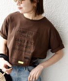 【シップス フォー ウィメン/SHIPS】の【SHIPS any別注】La Hutte 洗濯機可能 デザイン ロゴ プリント TEE 26SS ブラウン|ID:prp329100004926109