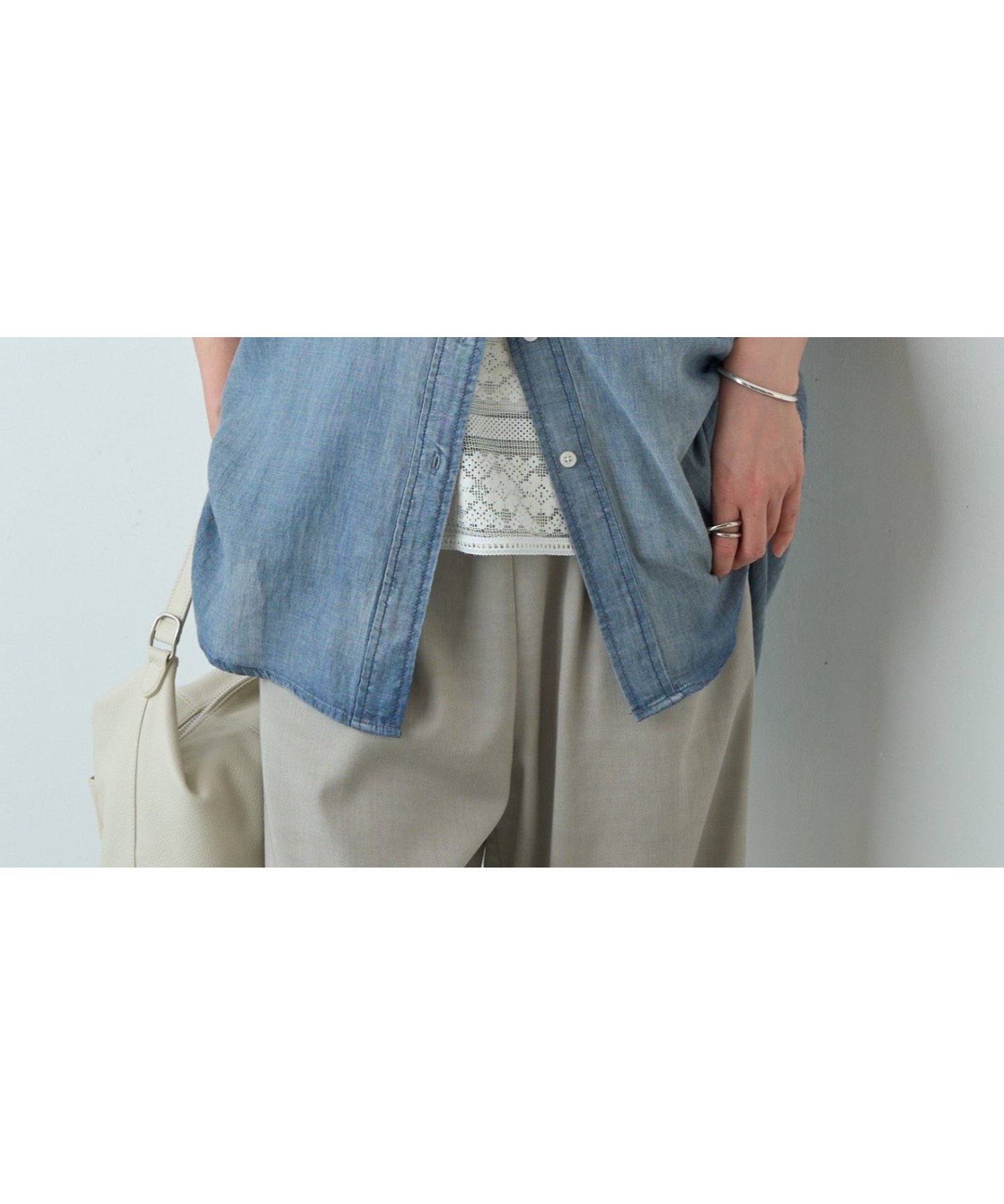 【ビアズリー/BEARDSLEY】のシフォンデニムシャツ インテリア・キッズ・メンズ・レディースファッション・服の通販 founy(ファニー) 　ファッション　Fashion　レディースファッション　Fashion for Women　トップス・カットソー　Cut & Sew Tops　シャツ・ブラウス・オフィスカジュアル　Elegant Blouses & Button-Ups　インディゴ　Indigo Denim　カットソー　Cut and Sewn Top　シアー　Sheer, See-Through　シフォン　Chiffon, Lightweight Fabric　タンク　Tank Top, Sleeveless Top　デニム　Denim, Jeans Material　なめらか　Smooth, Silky Texture　ボトム　Bottoms, Lower Wear　ポケット　Pocket, Pocket Detail　ロング　Long, Long-Length　ワイド　Wide, Wide Fit　再入荷　Restock / Back in Stock　おすすめ　Recommended / Our Picks　インディゴブルー|ID: prp329100004926344 ipo3291000000036964826