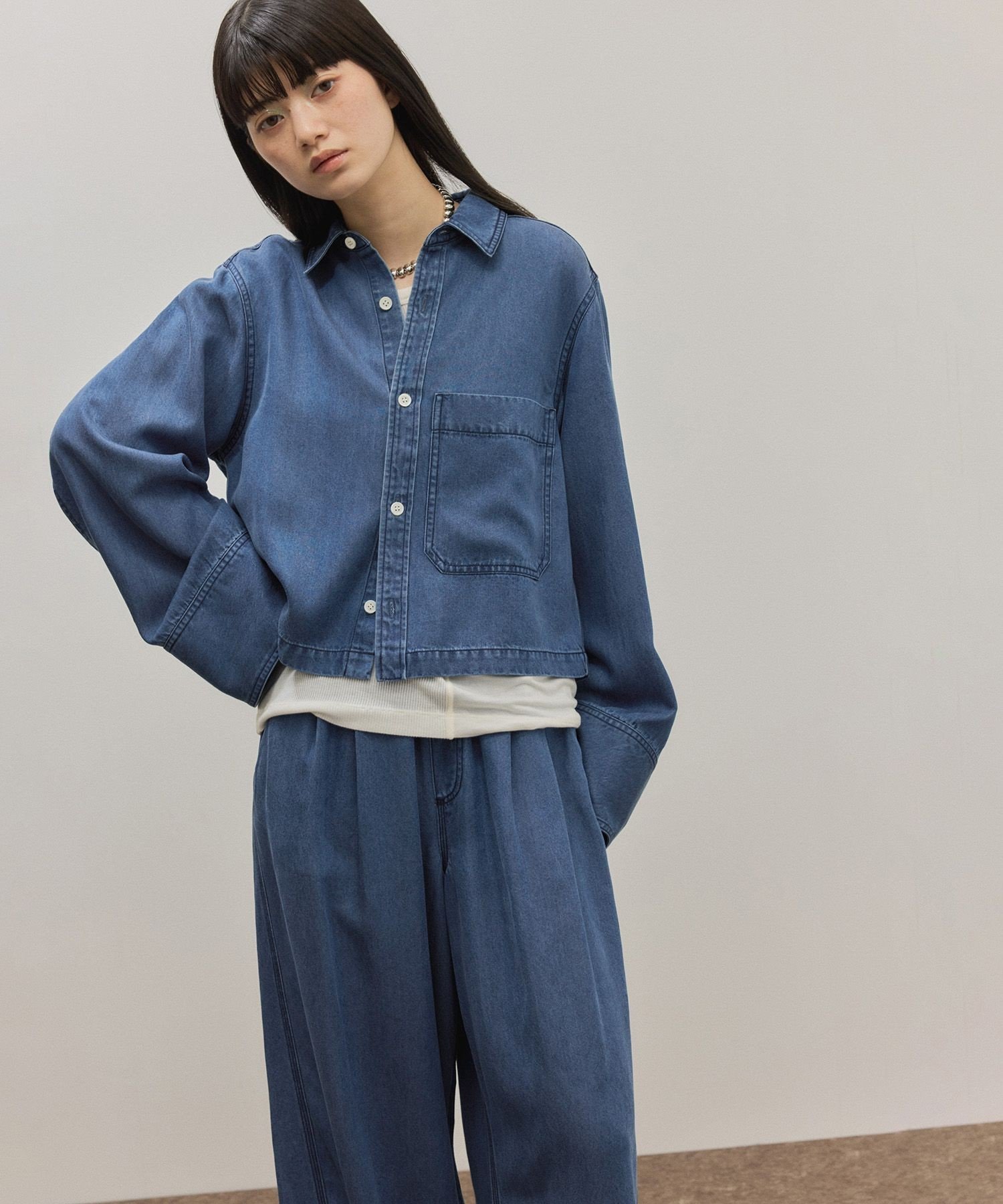 【アダム エ ロペ/ADAM ET ROPE'】のライトデニムシャツ インテリア・キッズ・メンズ・レディースファッション・服の通販 founy(ファニー) 　ファッション　Fashion　レディースファッション　Fashion for Women　トップス・カットソー　Cut & Sew Tops　シャツ・ブラウス・オフィスカジュアル　Elegant Blouses & Button-Ups　コンパクト　Compact, Small Size　ストライプ　Stripe, Striped Pattern　スラックス　Slacks, Dress Pants　スリーブ　Sleeve, Long Sleeve / Short Sleeve　セットアップ　Set-Up, Coordinated Outfit　デニム　Denim, Jeans Material　バランス　Balance, Style Balance　ブリーチ　Bleach, Washed Finish　ポケット　Pocket, Pocket Detail　羽織　Haori, Light Jacket　ワイド　Wide, Wide Fit　おすすめ　Recommended / Our Picks　2026年　2026　ブルー系(45)|ID: prp329100004926359 ipo3291000000036964907