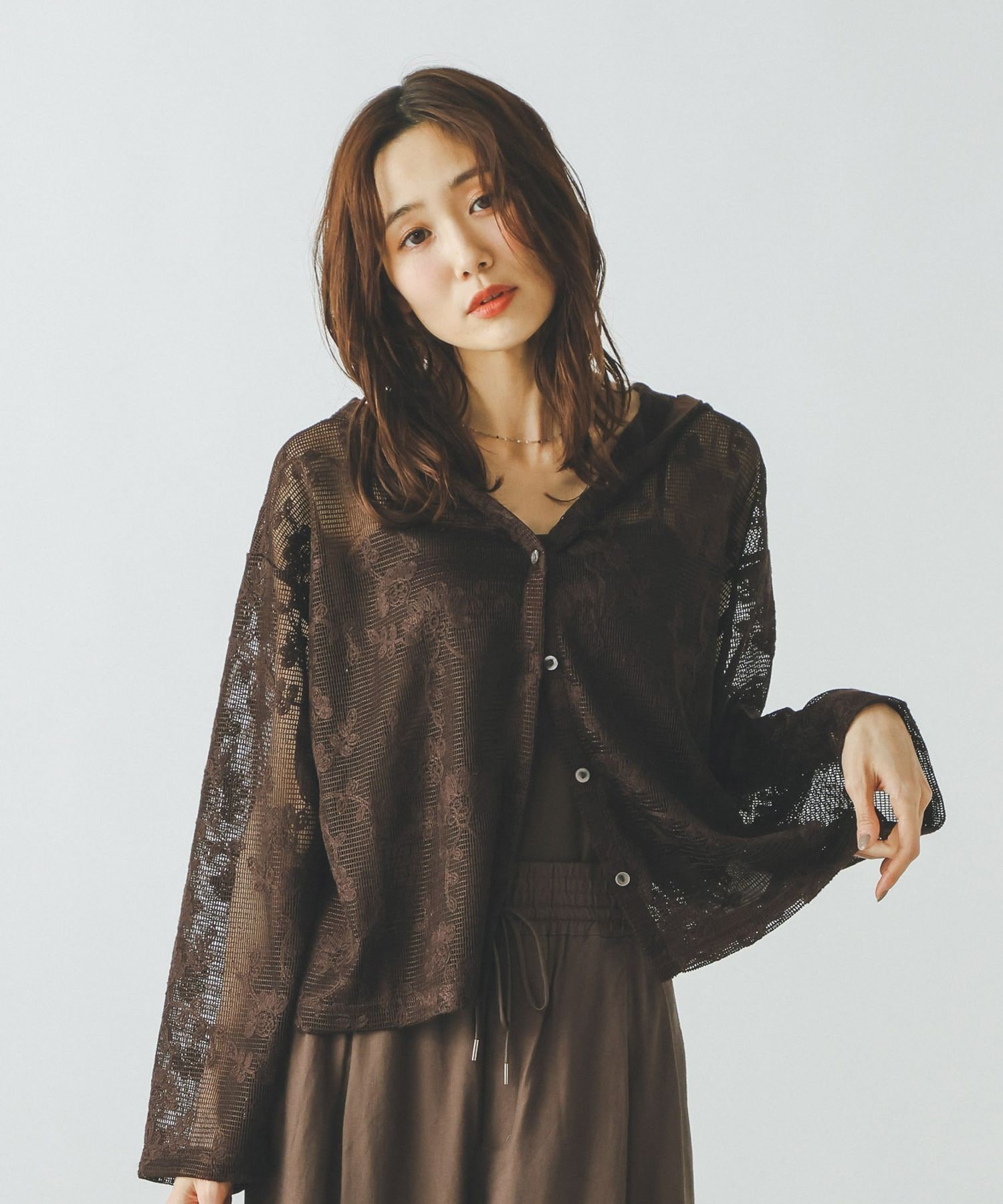 【グローバルワーク/GLOBAL WORK】のジャガードレースパーカー/632458 インテリア・キッズ・メンズ・レディースファッション・服の通販 founy(ファニー) 　ファッション　Fashion　レディースファッション　Fashion for Women　トップス・カットソー　Cut & Sew Tops　レディースパーカー・カジュアルフーディー　Casual Hoodies & Sweatshirts　おすすめ　Recommended / Our Picks　インナー　Innerwear　シアー　Sheer, See-Through　タンク　Tank Top, Sleeveless Top　トレンド　Trend, Trending Now　バランス　Balance, Style Balance　パーカー　Hoodie, Parka　プリント　Print, Printed Pattern　ボトム　Bottoms, Lower Wear　メッシュ　Mesh, Net Fabric　レース　Lace, Lace Fabric　今季　This Season, Current Season　夏　Summer　旅行　Travel　春　Spring　S/S・春夏　SS, Spring/Summer, Warm Season　羽織　Haori, Light Jacket　ブラウン58|ID: prp329100004926366 ipo3291000000036964940