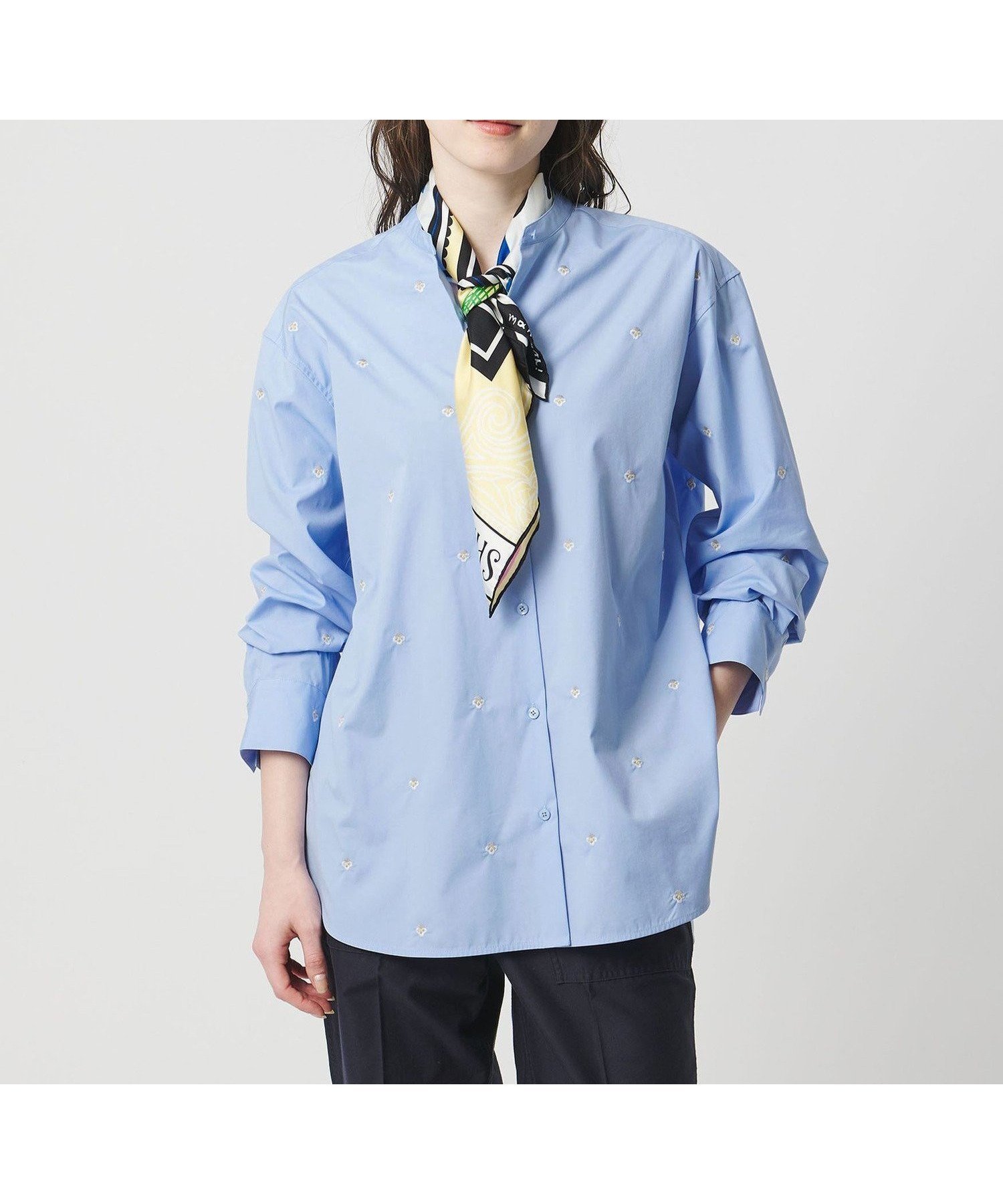 【ユナイテッドアローズ/UNITED ARROWS】のエンブロイダリーフラワー バンドカラー シャツ インテリア・キッズ・メンズ・レディースファッション・服の通販 founy(ファニー) 　ファッション　Fashion　レディースファッション　Fashion for Women　トップス・カットソー　Cut & Sew Tops　シャツ・ブラウス・オフィスカジュアル　Elegant Blouses & Button-Ups　ジャケット　Jacket, Outerwear　タンブラー　Tumbler, Travel Mug　LT.BLUE|ID: prp329100004926370 ipo3291000000036964953