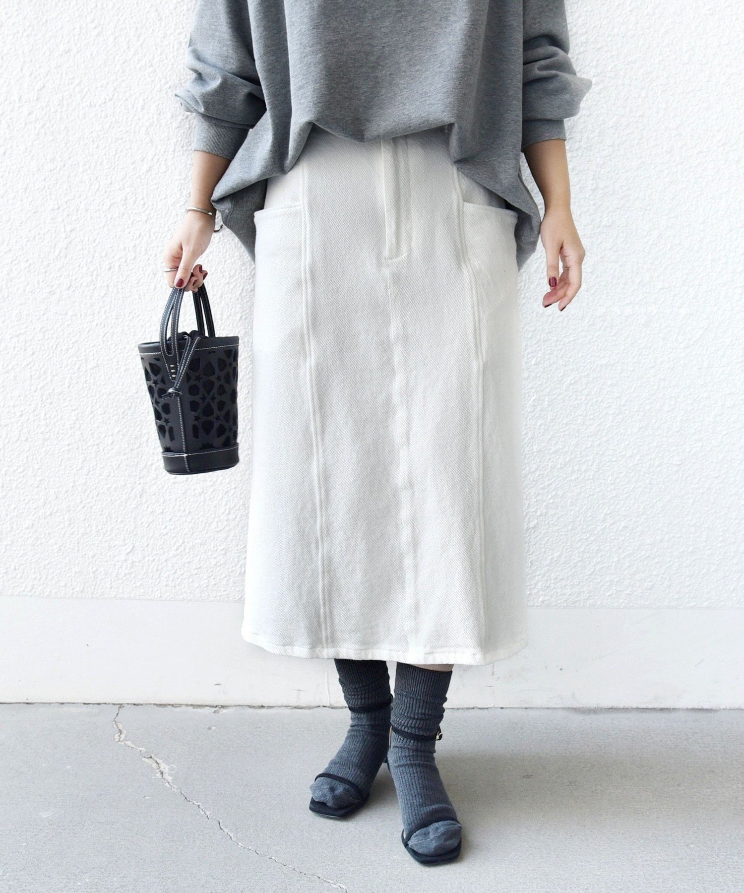 【シップス フォー ウィメン/SHIPS】の手洗い可能 ルーズ デニム サイド ポケット スカート インテリア・キッズ・メンズ・レディースファッション・服の通販 founy(ファニー) 　ファッション　Fashion　レディースファッション　Fashion for Women　スカート　Skirts　インディゴ　Indigo Denim　シンプル　Simple, Minimal　ツイル　Twist, Twisted Detail　デニム　Denim, Jeans Material　バランス　Balance, Style Balance　ポケット　Pocket, Pocket Detail　ルーズ　Loose, Oversized　ワッシャー　Washer, Crinkled Finish　おすすめ　Recommended / Our Picks　2026年　2026　ホワイト|ID: prp329100004926375 ipo3291000000036964975