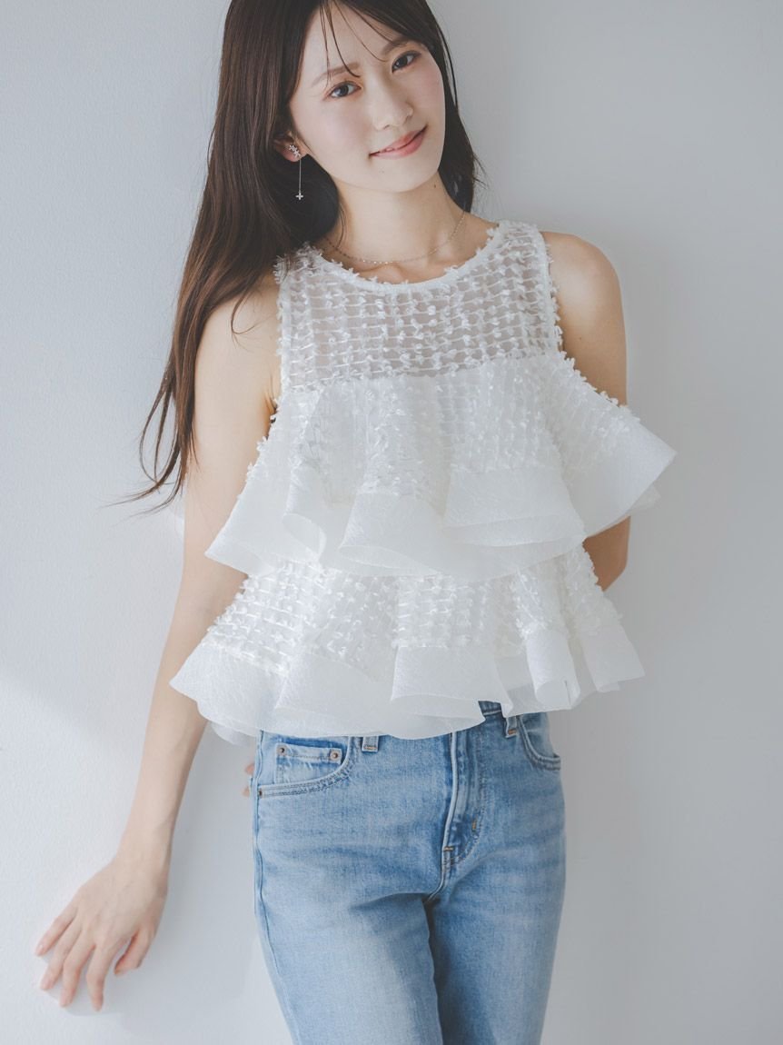 【スナイデル/SNIDEL】のラッフルジャガードボリュームブラウス 人気、トレンドファッション・服の通販 founy(ファニー) 　ファッション　Fashion　レディースファッション　Fashion for Women　トップス・カットソー　Cut & Sew Tops　シャツ・ブラウス・オフィスカジュアル　Elegant Blouses & Button-Ups　ウェーブ　Wavy Pattern　シアー　Sheer, See-Through　スペシャル　Special, Limited Edition　スマート　Smart, Elegant　デニム　Denim, Jeans Material　ドット　Polka Dot, Dot Pattern　パイピング　Piping, Trim Design　ボトム　Bottoms, Lower Wear　おすすめ　Recommended / Our Picks　エレガント 上品　Elegant　 other-1|ID: prp329100004928072 ipo3291000000036979636