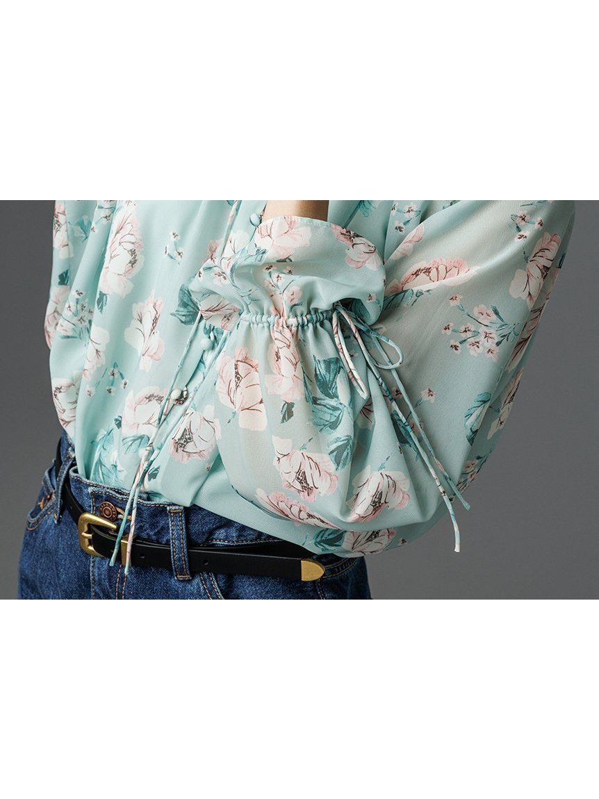 【ミラオーウェン/Mila Owen】のフラワープリントブラウス インテリア・キッズ・メンズ・レディースファッション・服の通販 founy(ファニー) 　雑誌掲載アイテム　Magazine Picks & Fashion Features　ファッション雑誌　Fashion Magazines　オッジ　Oggi　ファッション　Fashion　レディースファッション　Fashion for Women　トップス・カットソー　Cut & Sew Tops　シャツ・ブラウス・オフィスカジュアル　Elegant Blouses & Button-Ups　花柄・フラワープリント・モチーフ　Floral Prints & Motifs / Flower Pattern Tops　インナー　Innerwear　春　Spring　キャミ　Camisole, Cami Top　ギャザー　Gathered, Ruffled　3月号　March Issue　シアー　Sheer, See-Through　シフォン　Chiffon, Lightweight Fabric　シャーリング　Shirring, Ruched　スマート　Smart, Elegant　雑誌　Magazine, Fashion Magazine　ファブリック　Fabric, Textile　フラワー　Flower, Floral　プリント　Print, Printed Pattern　モチーフ　Motif, Design Theme　エレガント 上品　Elegant　MNT[021]|ID: prp329100004928100 ipo3291000000036979862