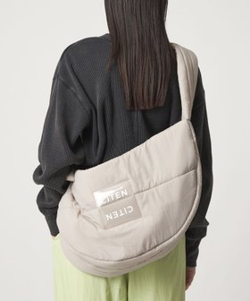 【シテン/CITEN】のCITEN ハーフムーンビッグショルダー 人気、トレンドファッション・服の通販 founy(ファニー) ファッション Fashion レディースファッション Fashion for Women ショルダー Shoulder, Shoulder Strap シンプル Simple, Minimal ジップ Zip, Zipper トレンド Trend, Trending Now ビッグ Big, Oversized フィット Fit, Slim Fit フラップ Flap, Flap Pocket ポケット Pocket, Pocket Detail ポーチ Pouch, Small Case |ID:prp329100004928331