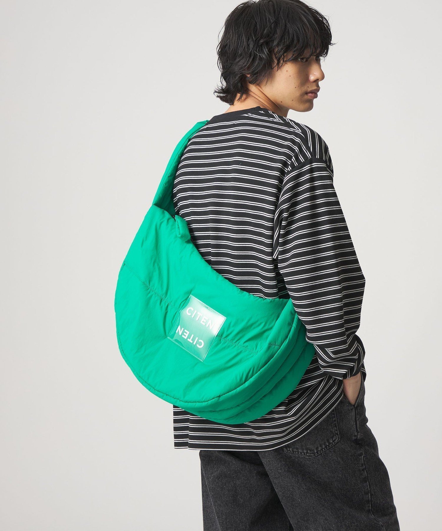 【シテン/CITEN】のCITEN ハーフムーンビッグショルダー インテリア・キッズ・メンズ・レディースファッション・服の通販 founy(ファニー) 　ファッション　Fashion　レディースファッション　Fashion for Women　ショルダー　Shoulder, Shoulder Strap　シンプル　Simple, Minimal　ジップ　Zip, Zipper　トレンド　Trend, Trending Now　ビッグ　Big, Oversized　フィット　Fit, Slim Fit　フラップ　Flap, Flap Pocket　ポケット　Pocket, Pocket Detail　ポーチ　Pouch, Small Case　KELLY|ID: prp329100004928331 ipo3291000000036982130